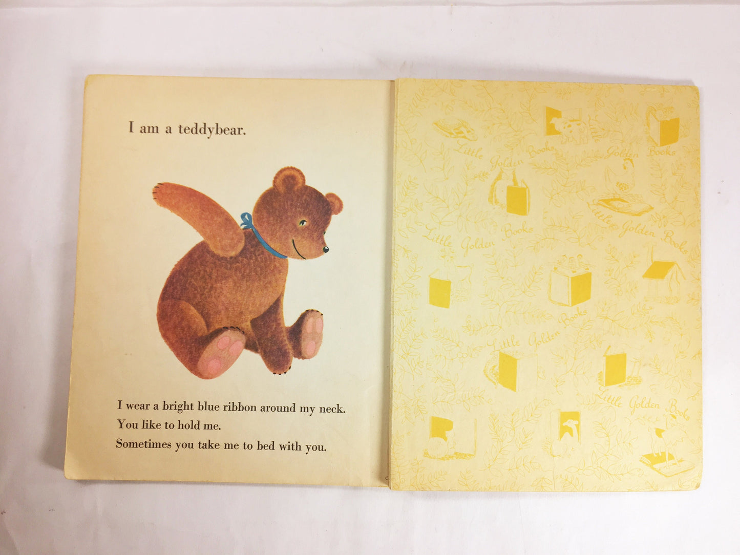 What Am I? A Picture Quiz Book by Ruth Leon circa 1949. FIRST EDITION Little Golden Book 58 Letter C on last page.