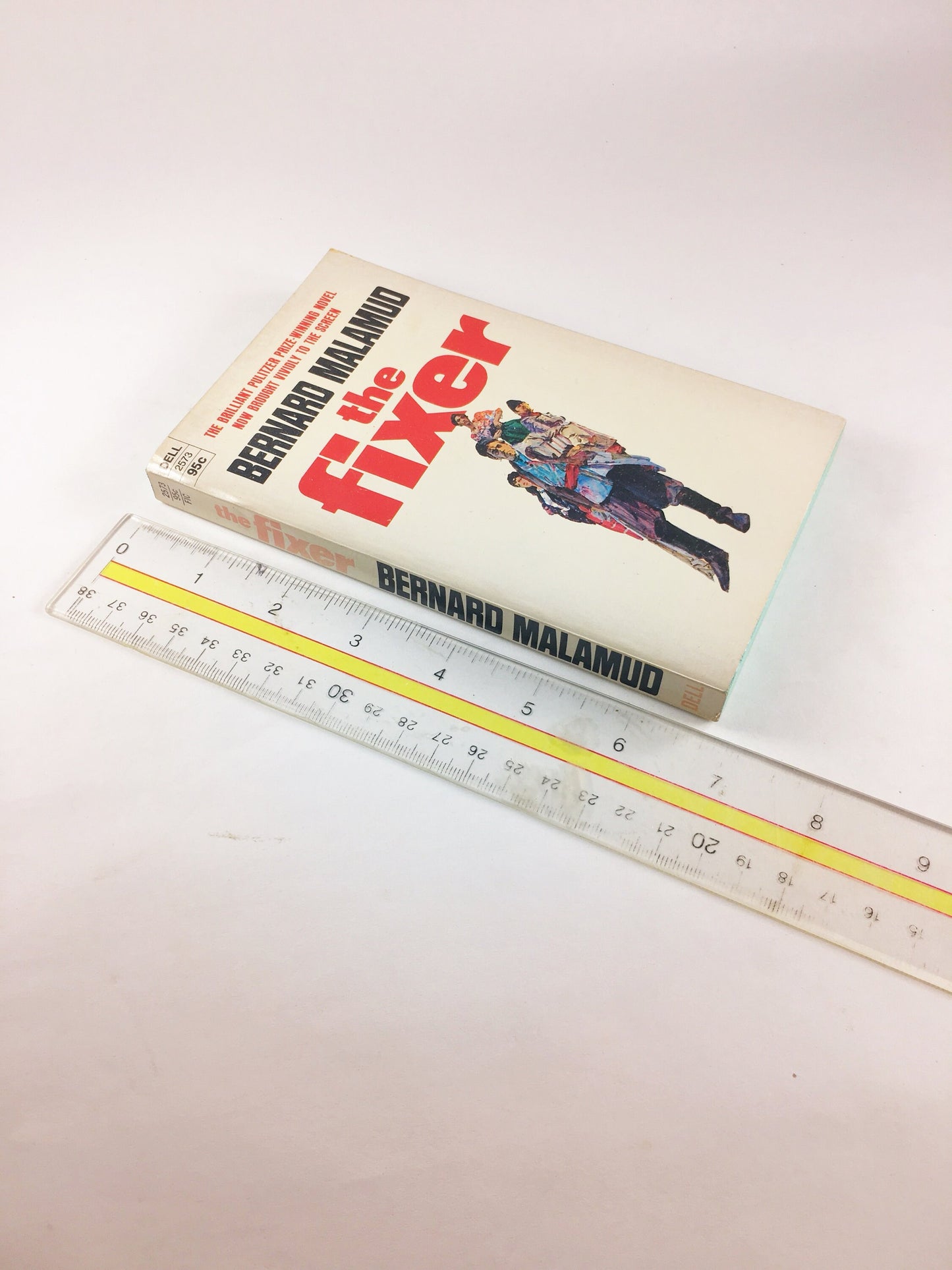 The Fixer by Malamud. EARLY PRINTING Vintage paperback book circa 1969. National Book Award and the Pulitzer Prize. Great Jewish novel