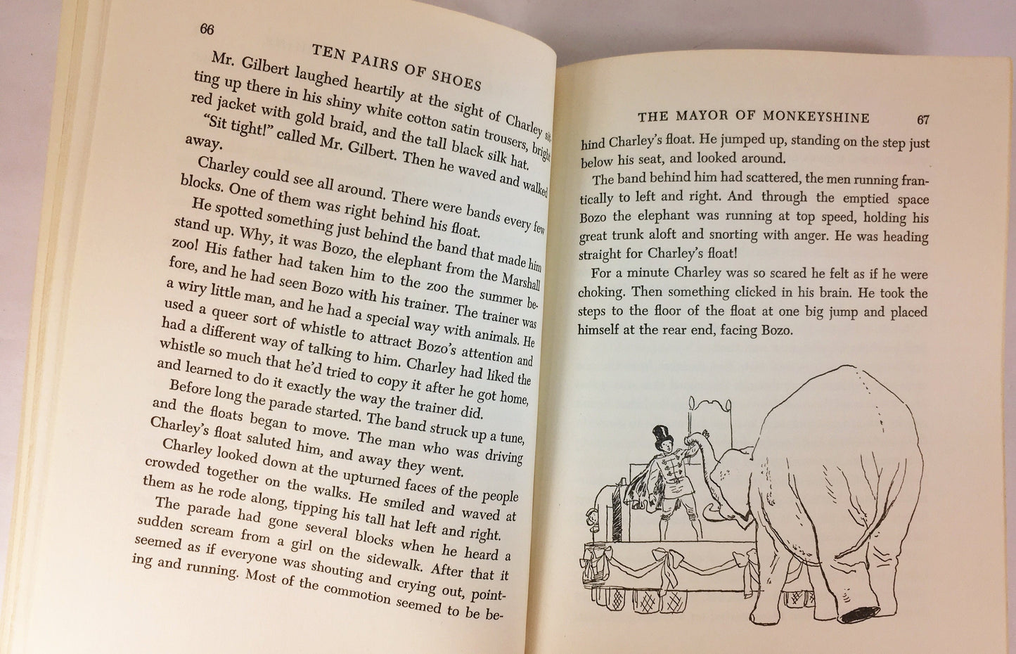 Ten Pairs of Shoes EARLY PRINTING vintage pink paperback book circa 1958 by Mae Ashworth. Children's story of living in someone else's shoes