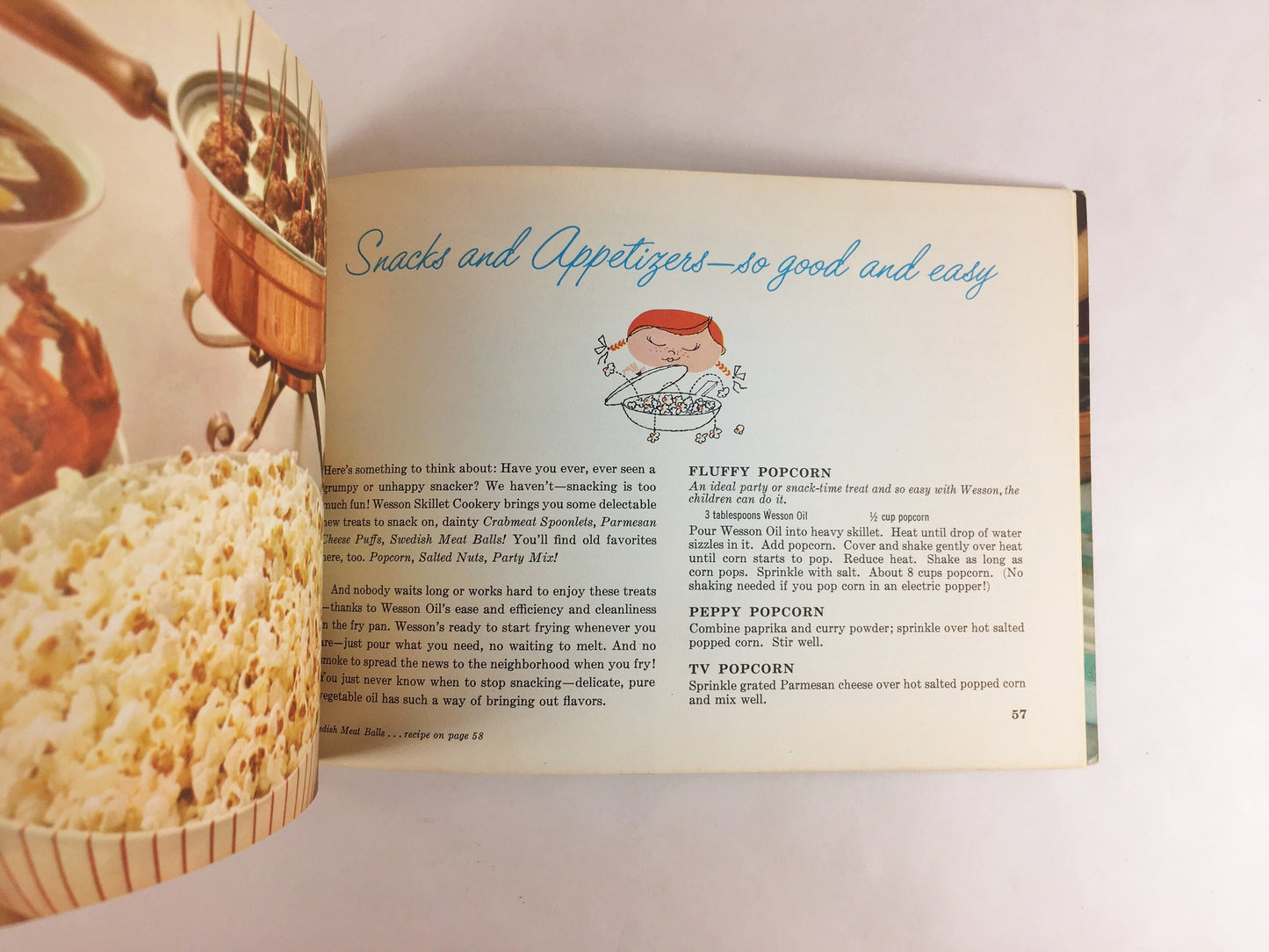 Skillet cookbook by Wesson Oil circa 1958. Vintage advertising booklet collectible. Perfect retro stocking stuffer!