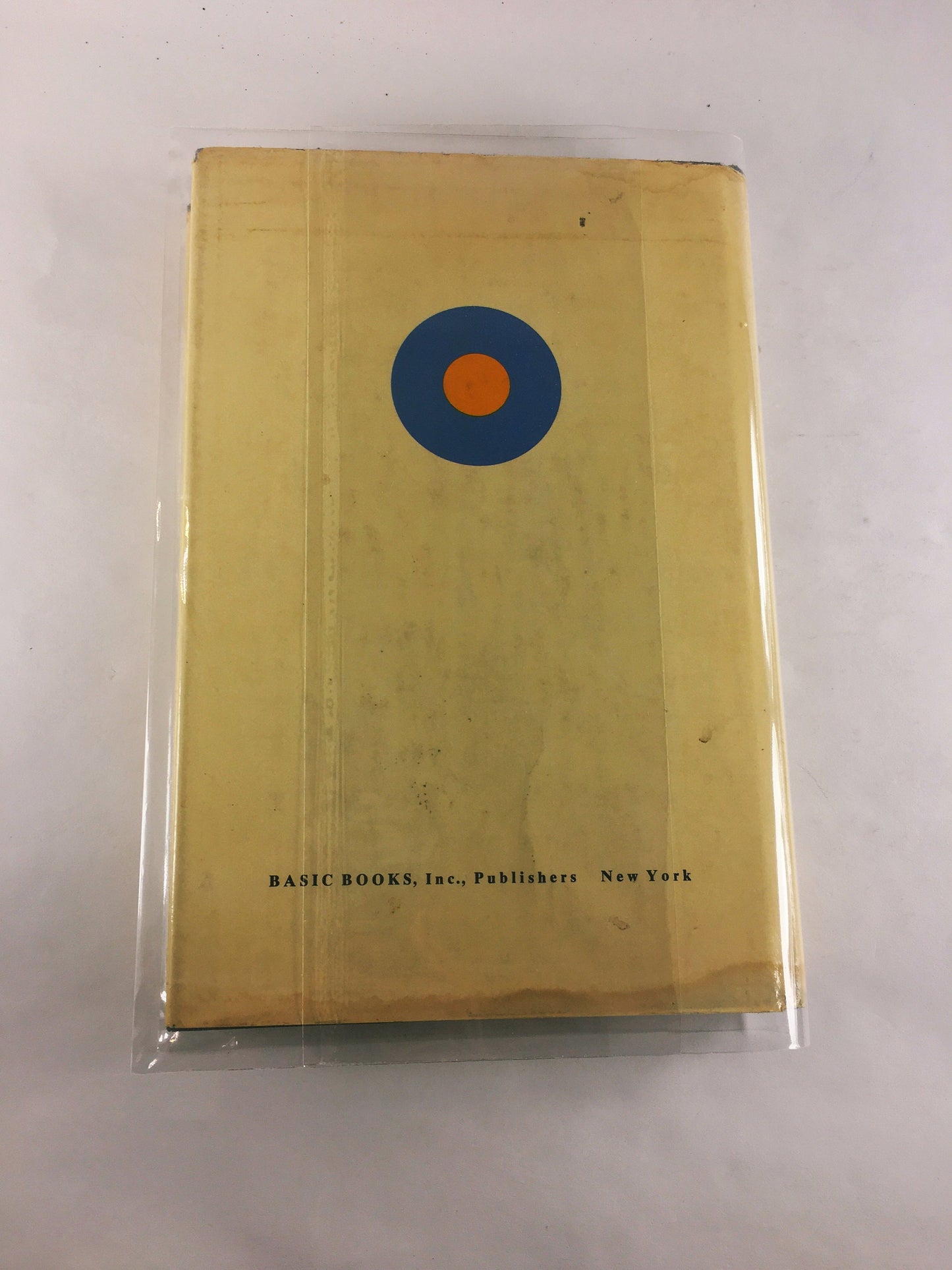 Strategic Psychotherapy by Richard Rabkin FIRST EDITION Vintage book circa 1977. Beige white home office bookshelf decor