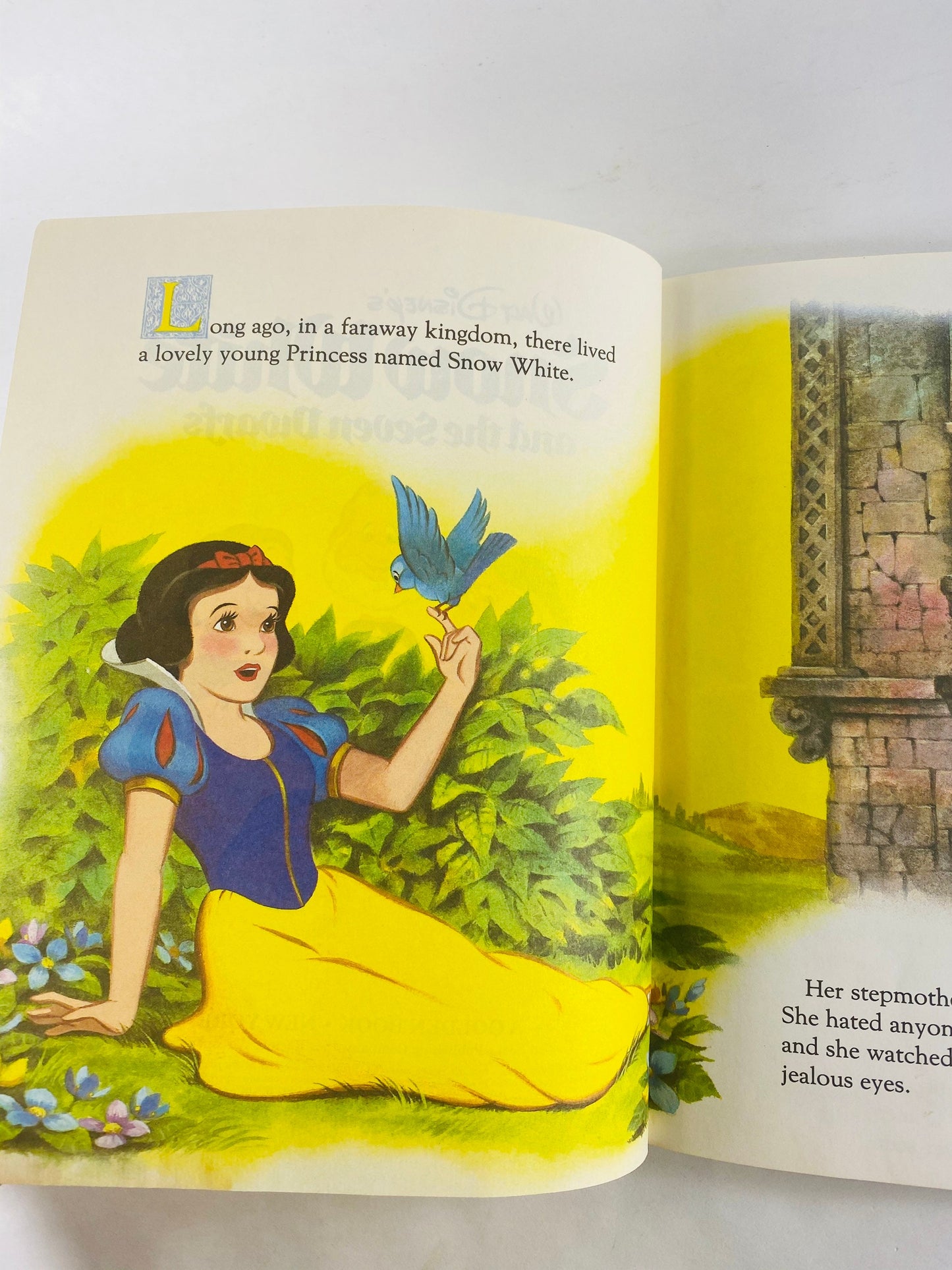 Snow White and the Seven Dwarfs book circa 1993. Walt Disney Little Golden Book vintage children's princess book. Bedtime stories