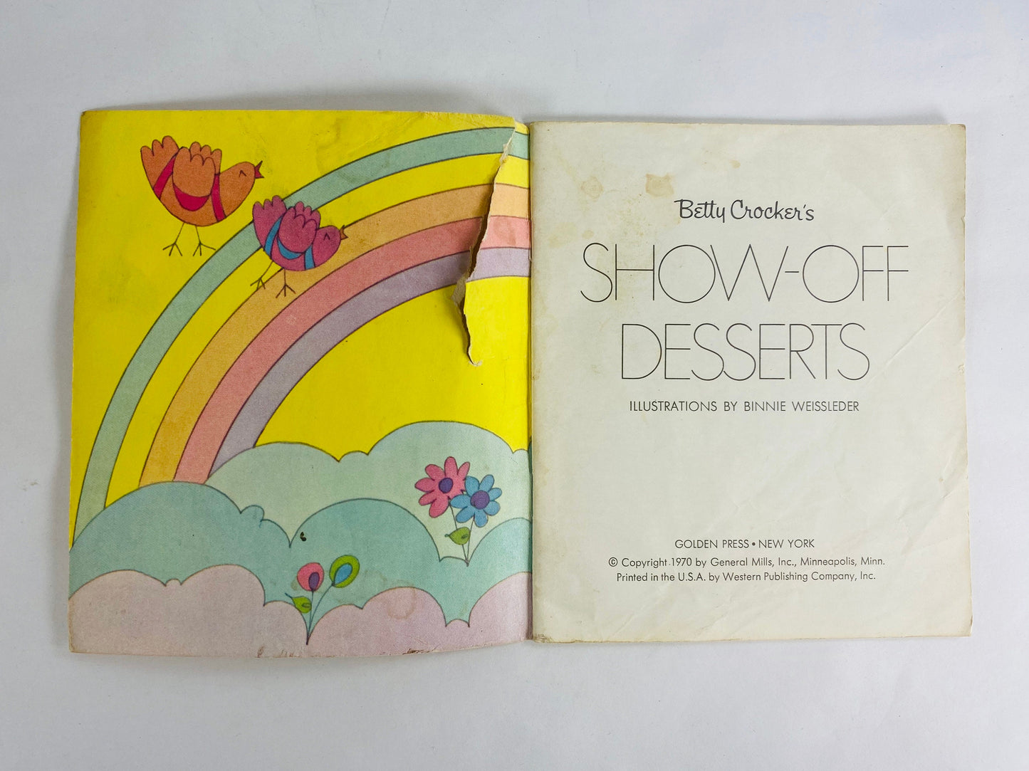 Betty Crocker's Show Off Desserts FIRST EDITION Vintage cookbook pamphlet circa 1970 Golden illustrated by Binnie Weissleder. Poor Condition