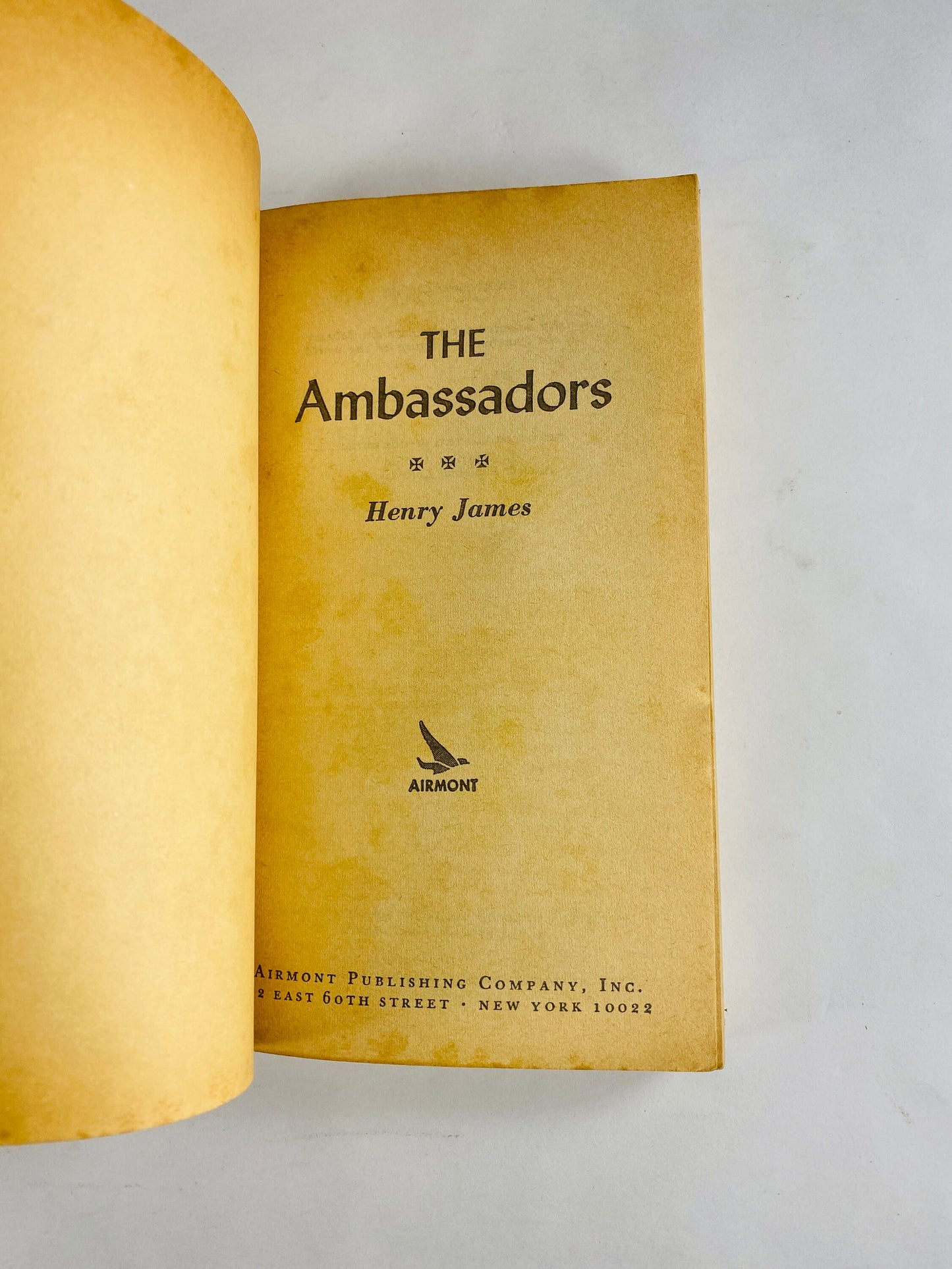 Final novel by Henry James, Ambassadors vintage paperback book circa 1965 about a man's late awakening to the importance of morality