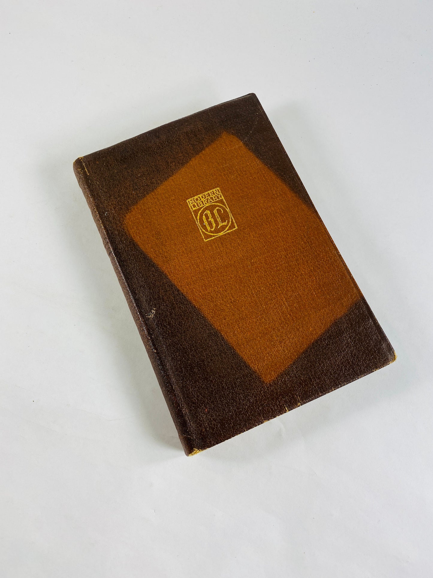 1920 Devoted to the study of books until a man's life is disrupted Crime of Sylvestre Bonnard Vintage Modern Library book Anatole France
