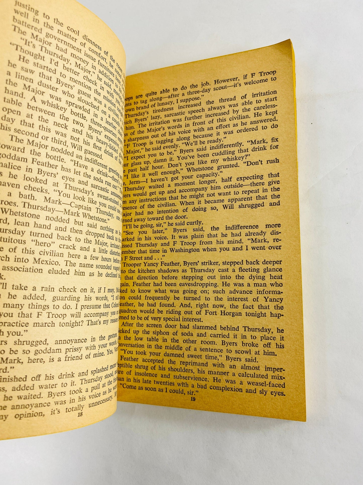 1964 Last Ride to Los Lobos Vintage Western paperback book by William Chamberlain about a man with an office job thrown on the frontier