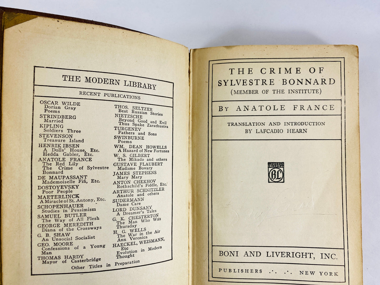 1920 Devoted to the study of books until a man's life is disrupted Crime of Sylvestre Bonnard Vintage Modern Library book Anatole France