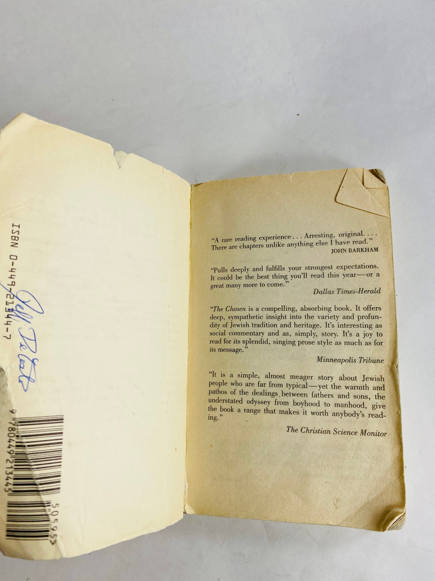 Chosen by Chaim Potok Vintage paperback book about growing up in Williamsburg Brooklyn, New York, in the 1940s. Jewish Literature