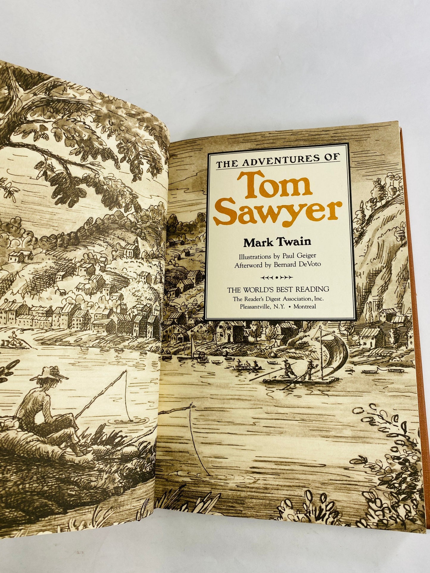 Adventures of Tom Sawyer by Samuel Clemens Mark Twain Vintage Reader's Digest book circa 1986. Brown & gold bookshelf decor