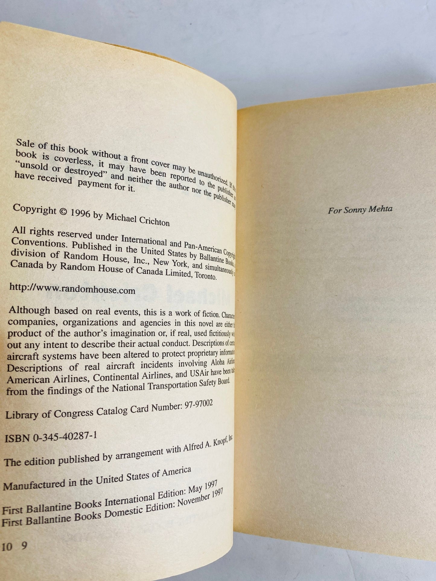 Airframe by Michael Crichton Early PRINTING vintage paperback book circa 1997