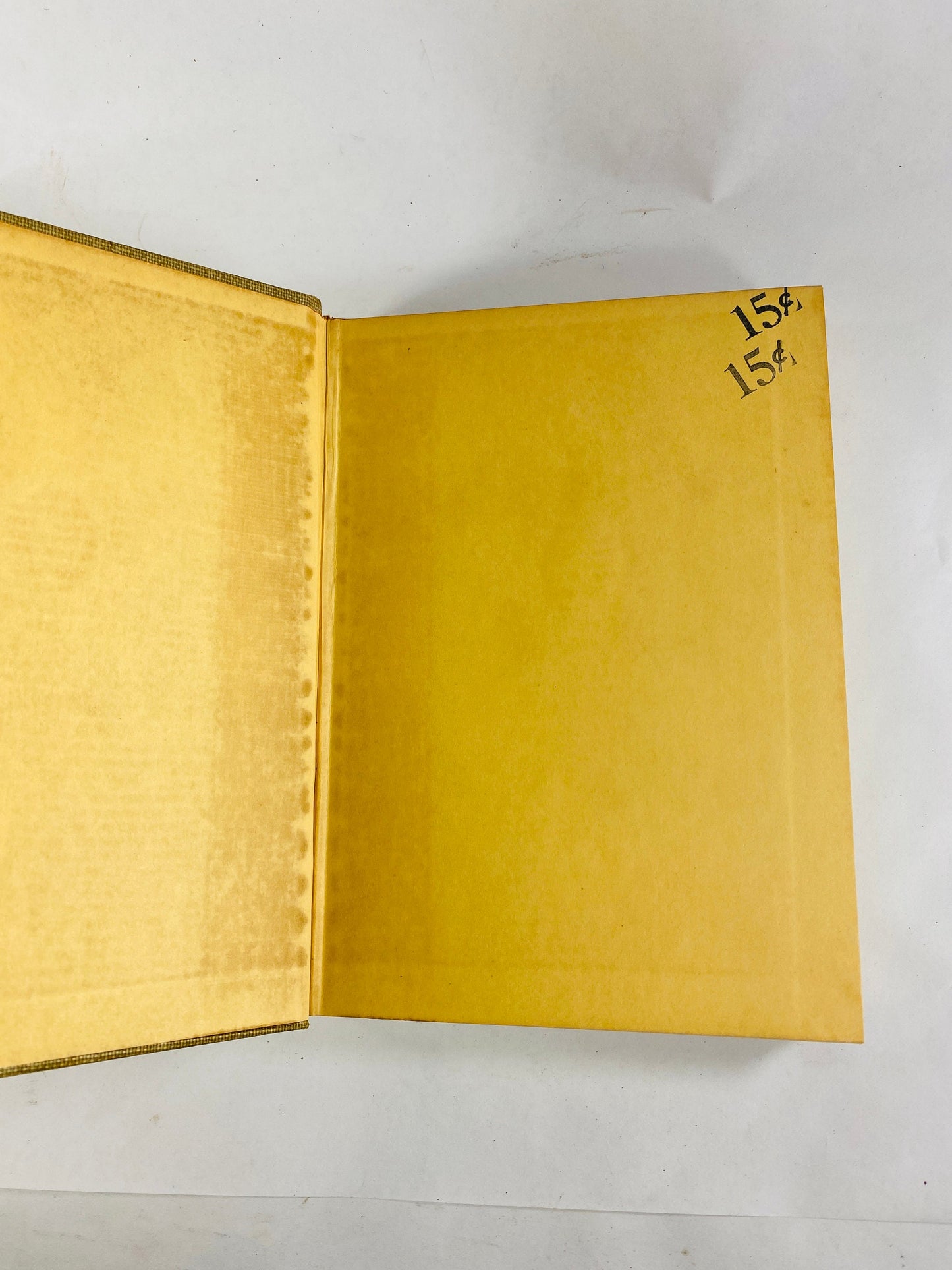 Honoré de Balzac Old Goriot Vintage beige cloth covered book circa 1946. Story of love, money, self-sacrifice, corruption, greed