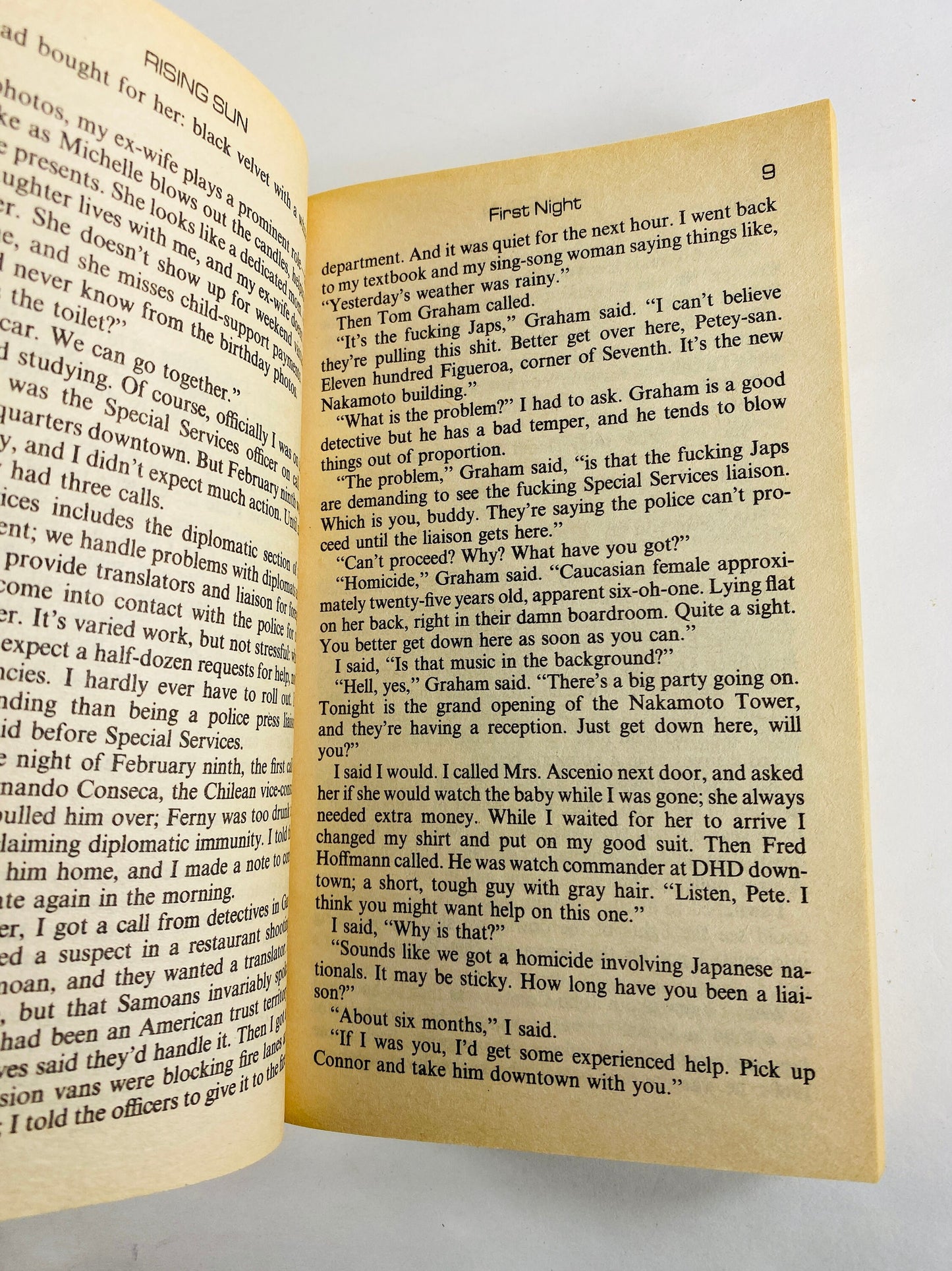 1993 Rising Sun by Michael Crichton vintage paperback book set in Japan business moguls compete for control of the electronics industry