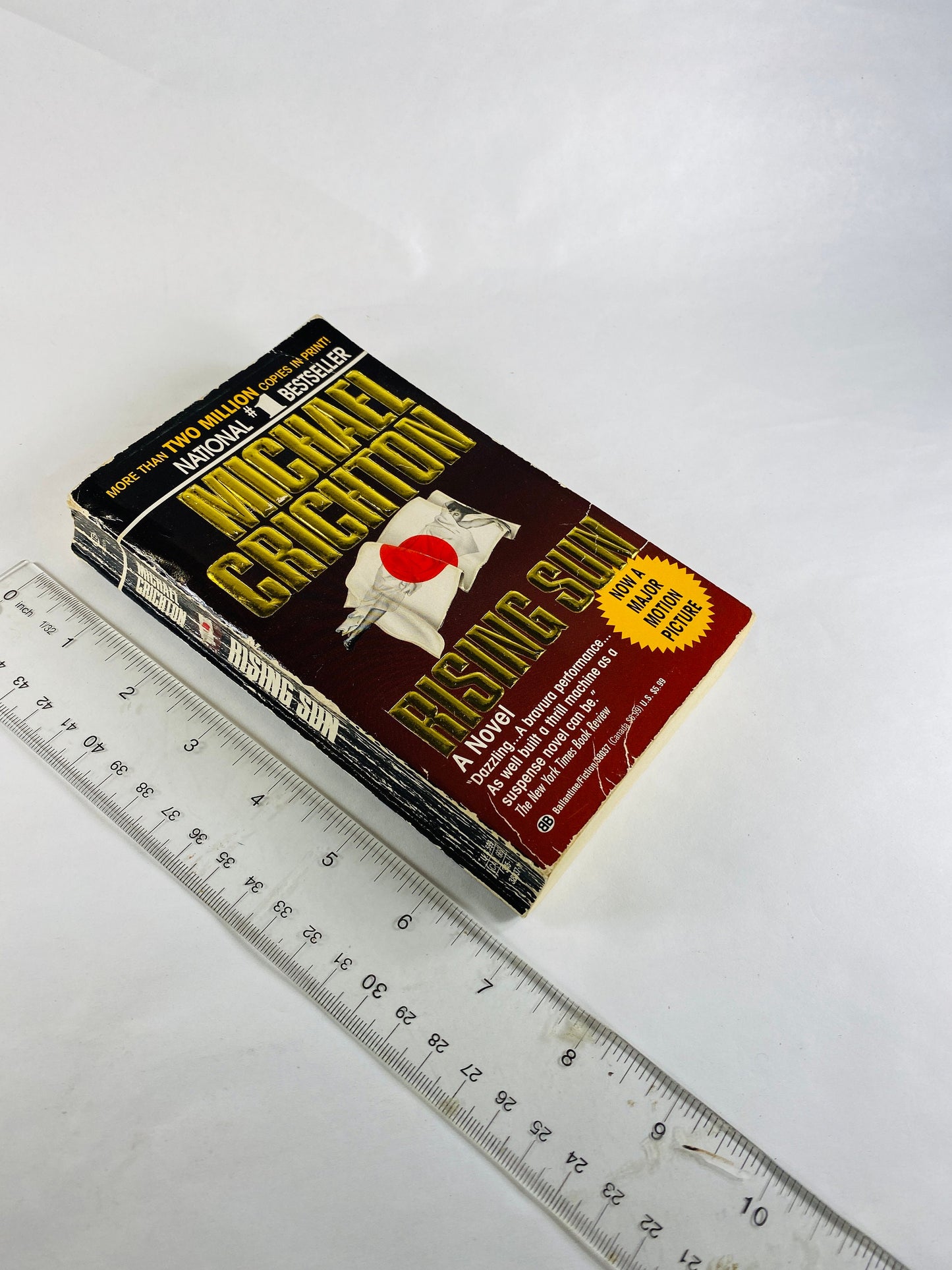1993 Rising Sun by Michael Crichton vintage paperback book set in Japan business moguls compete for control of the electronics industry