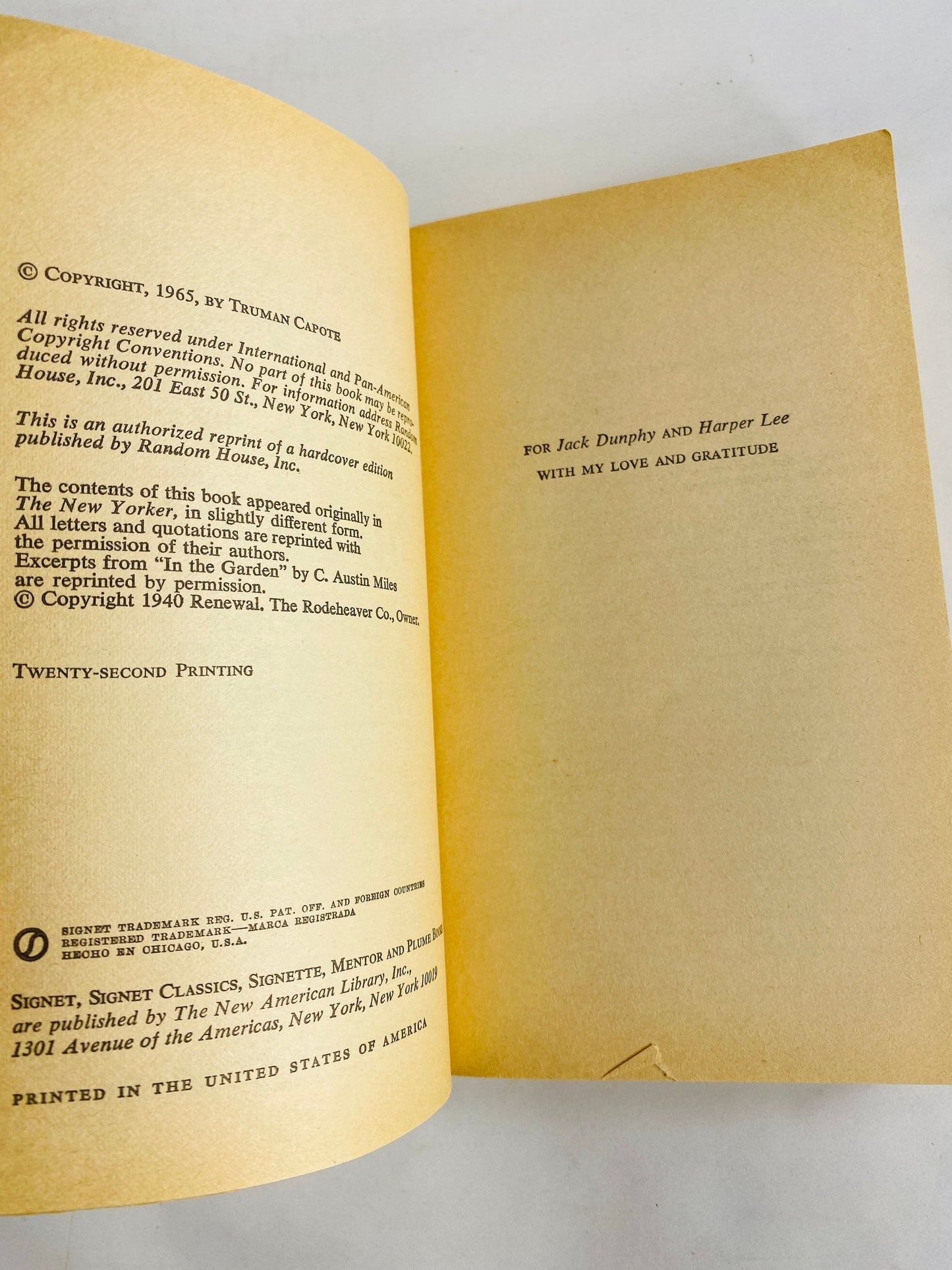 Truman Capote In Cold Blood Vintage paperback book circa 1965. True Account of a Multiple Murder and its Consequences. Signet