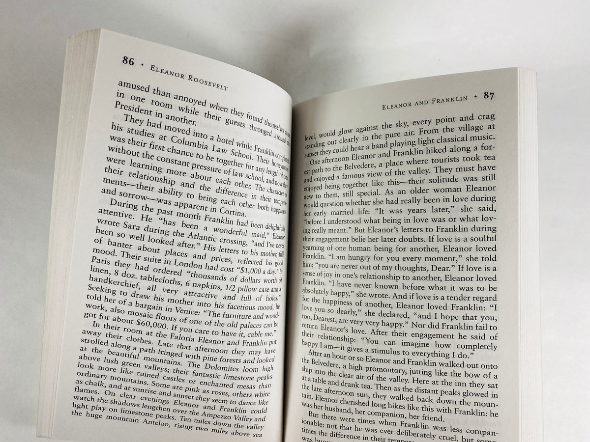 Eleanor Roosevelt biography vintage paperback book by J William Youngs about the former First Lady