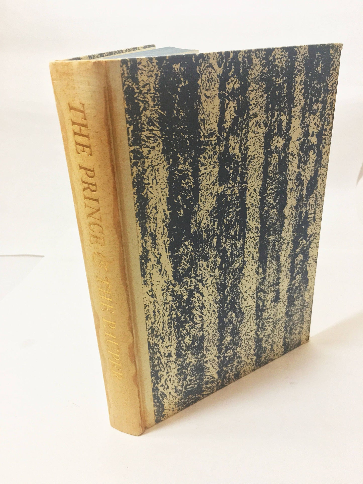 1964 Mark Twain Prince and Pauper vintage Heritage Press Poor street kid and a prince exchange places. Teen tween home reading