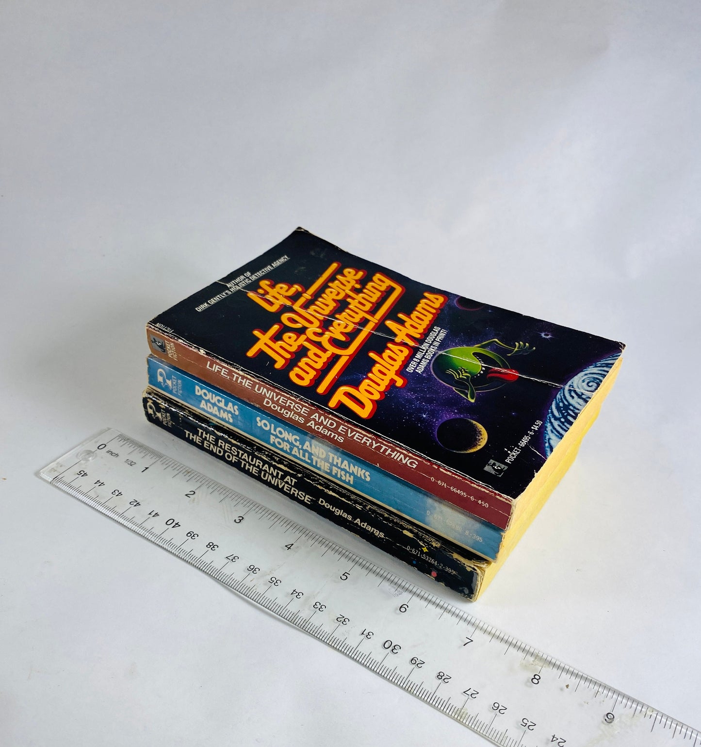 1981 Hitchhiker's Guide to the Galaxy vintage Douglas Adams paperback book FIRST printing Life Universe Everything Restaurant Universe Fish