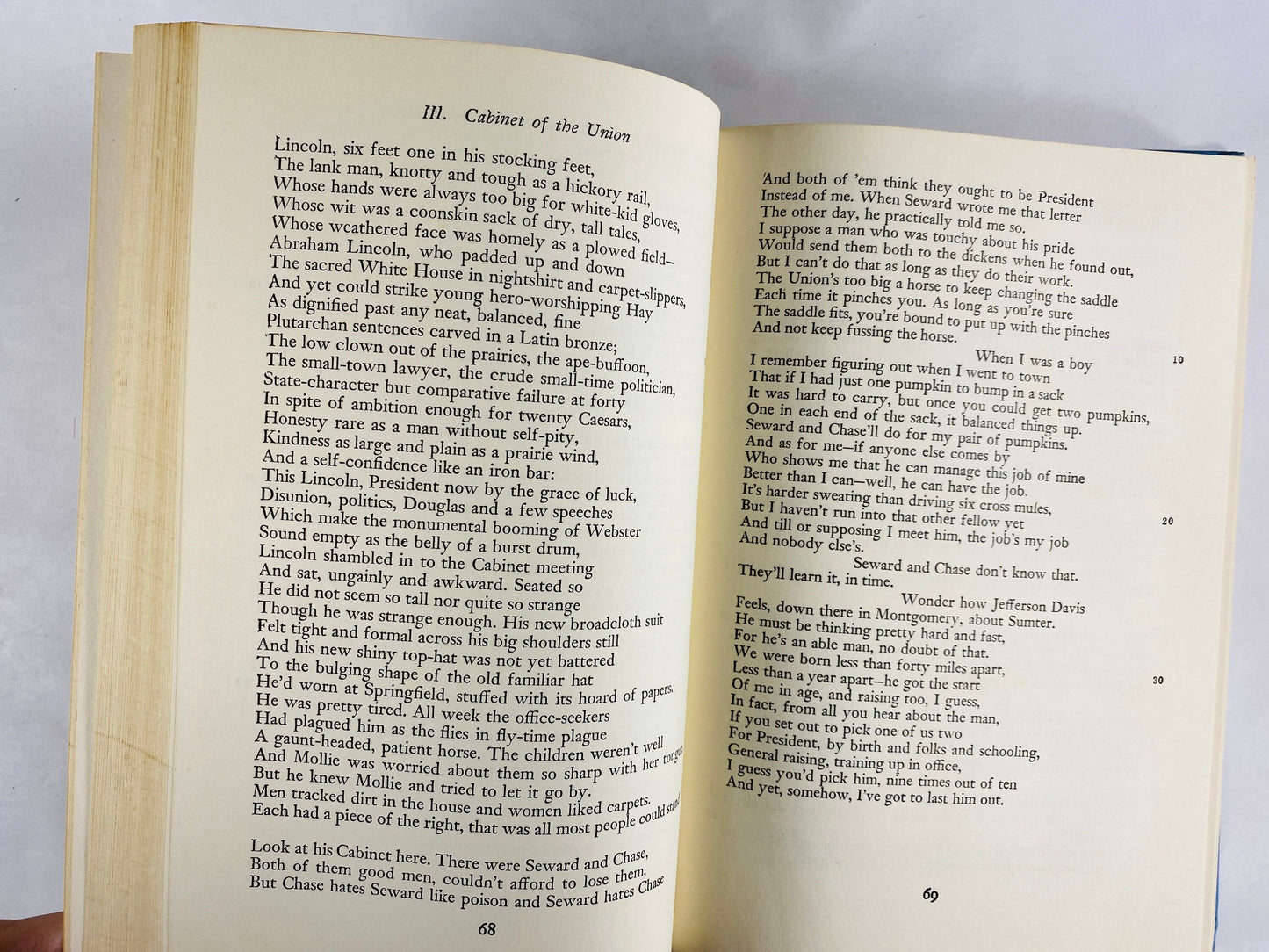 John Brown's Body Vintage book circa 1959 by Stephen Vincent Benet. Epic poem about abolitionist who raided Harpers Ferry. Civil War