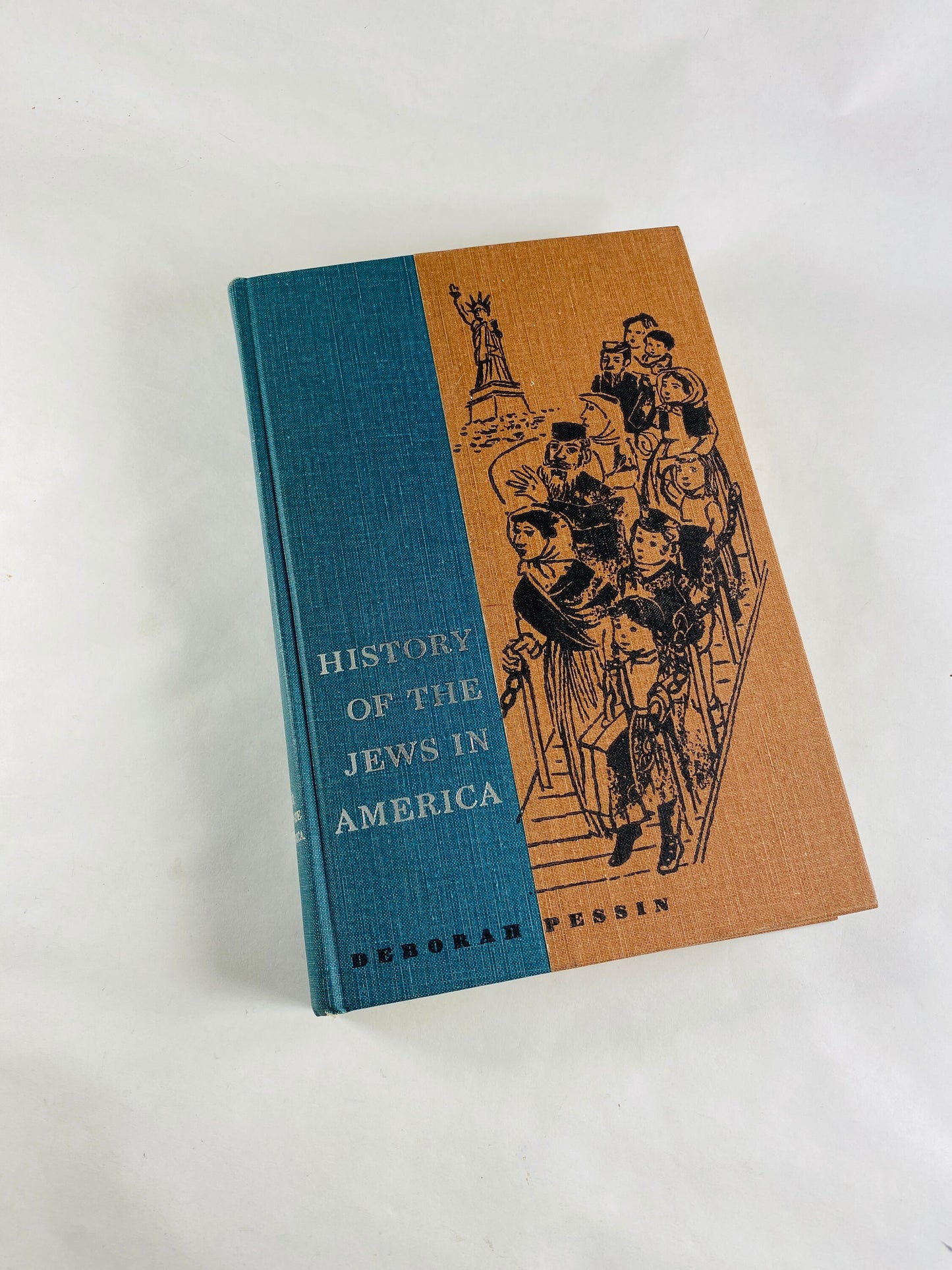 Jews in America vintage book by Deborah Pessin circa 1957 Jewish American intellectual, political structure.