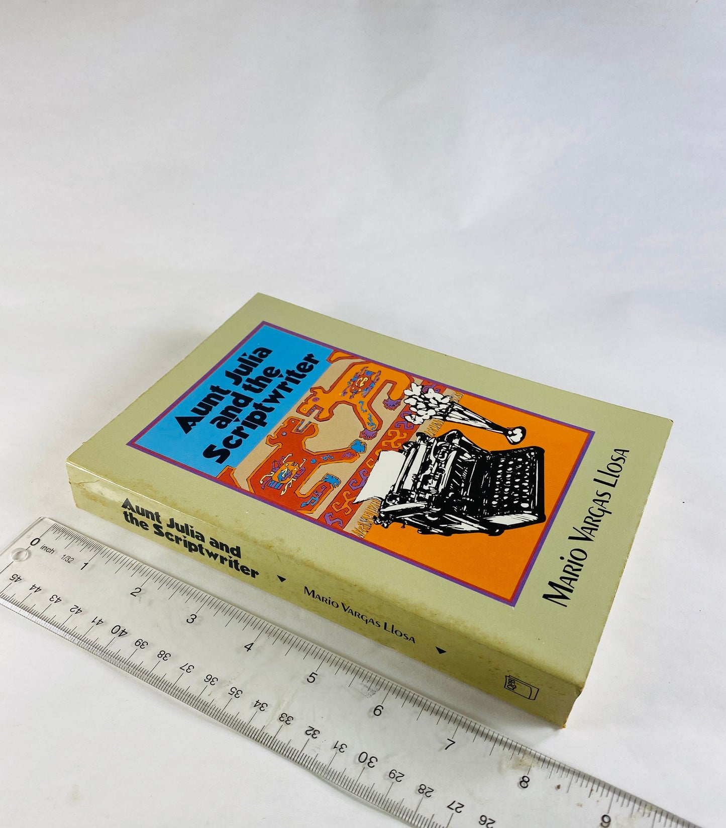 1982 Aunt Julia and the Scriptwriter by Mario Vargas Llosa Vintage paperback book set in Peru who has an affair with his aunt