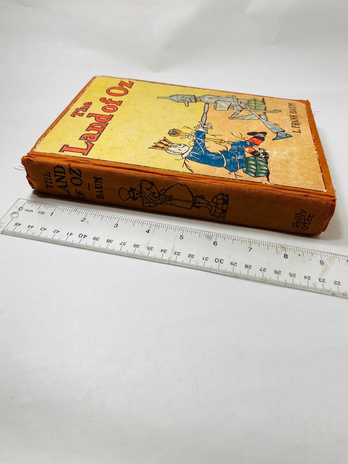 Land of Oz by Frank Baum vintage book circa 1939 Magical tale of adventure and love in the Land of Oz. Reilly & Lee Co. John R Neill