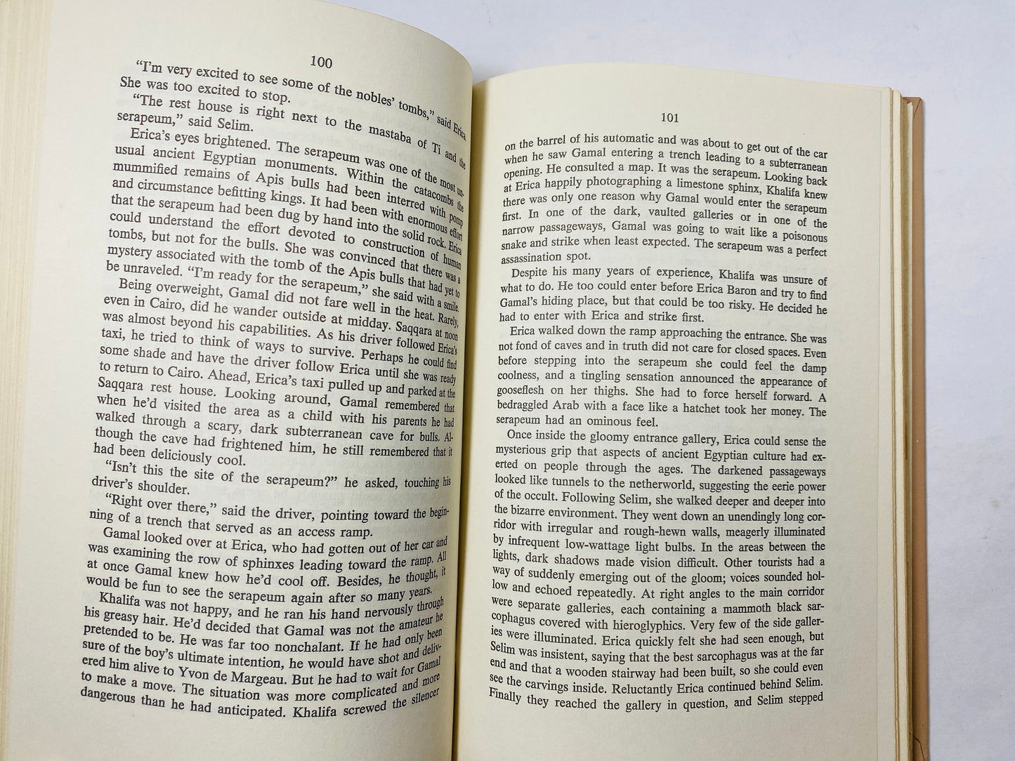 Sphinx by Robin Cook Vintage book circa 1979 adventurous mystery set in Egypt thriller science fiction