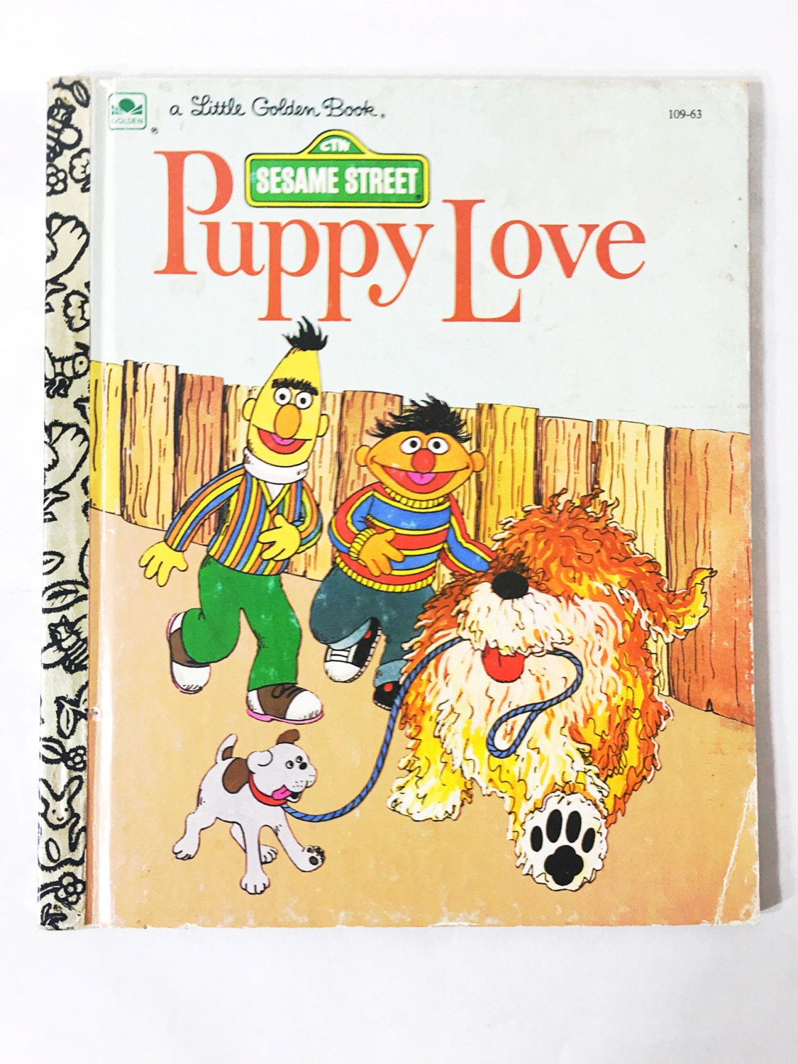 Puppy Love book. Sesame Street. Little Golden Book. Bert and Ernie. Madeline Sunshine. Carol Nicklaus. LGB. 109-63 FIRST EDITION