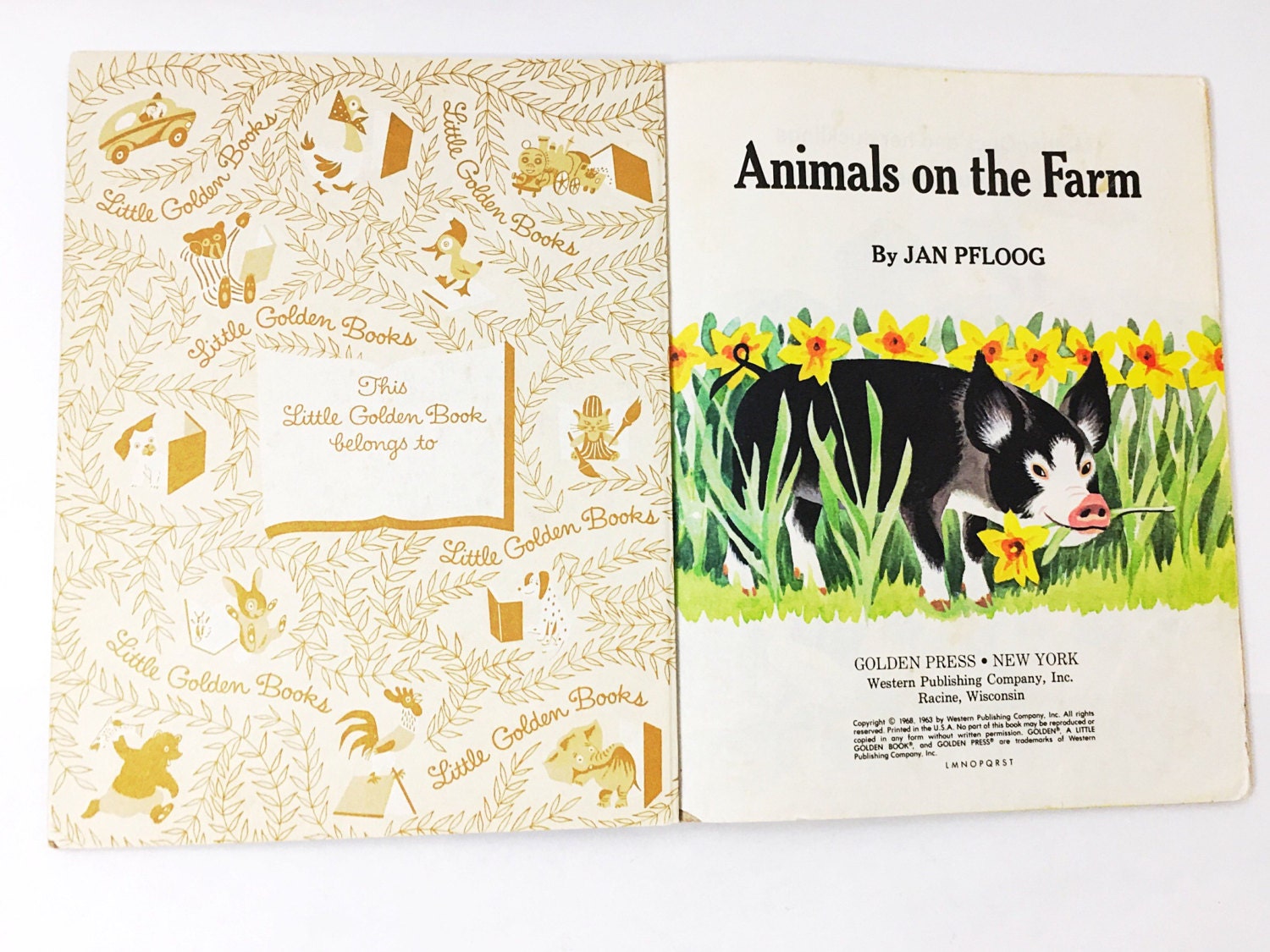 Animals on the Farm. FIRST EDITION. Little Golden Book. LGB. No writing inside!! hardback children's book. 200-41