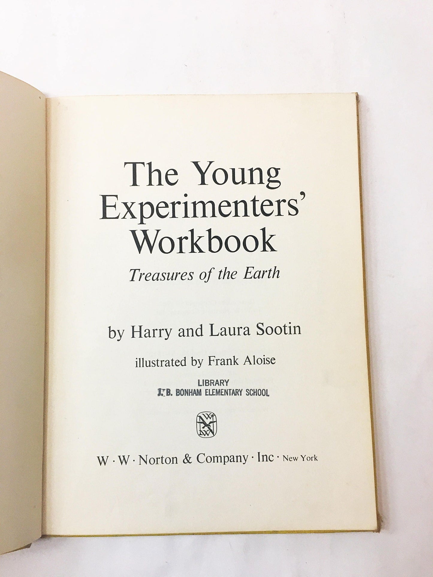 The Young Experimenters' Workbook by Harry and Laura Sootin. Vintage school book circa 1965. Children's science book. Dick and Jane.