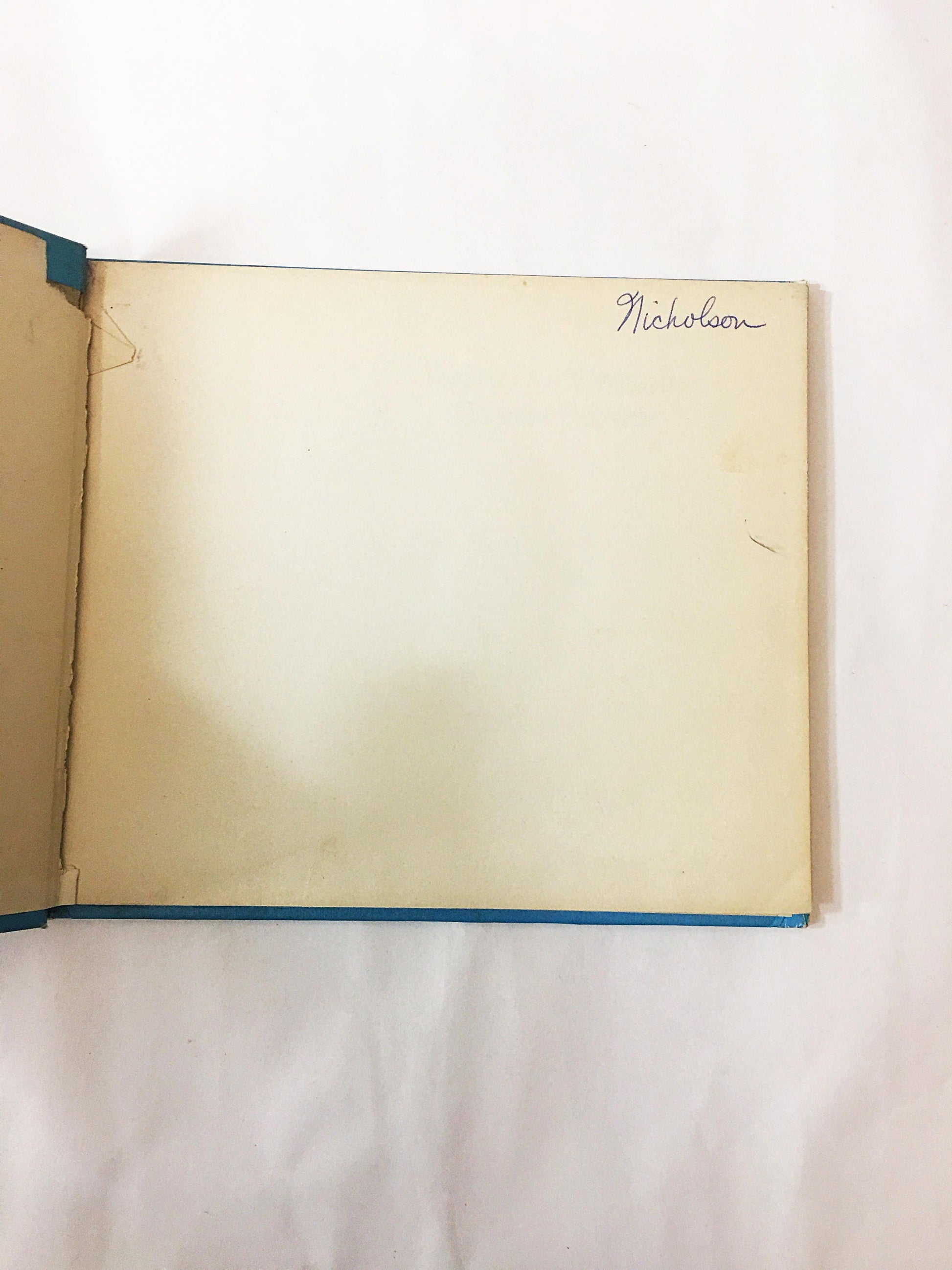 You're Not Elected Charlie Brown. First Edition book by Charles M. Schulz. Vintage in very good + condition. Children's classic gift.