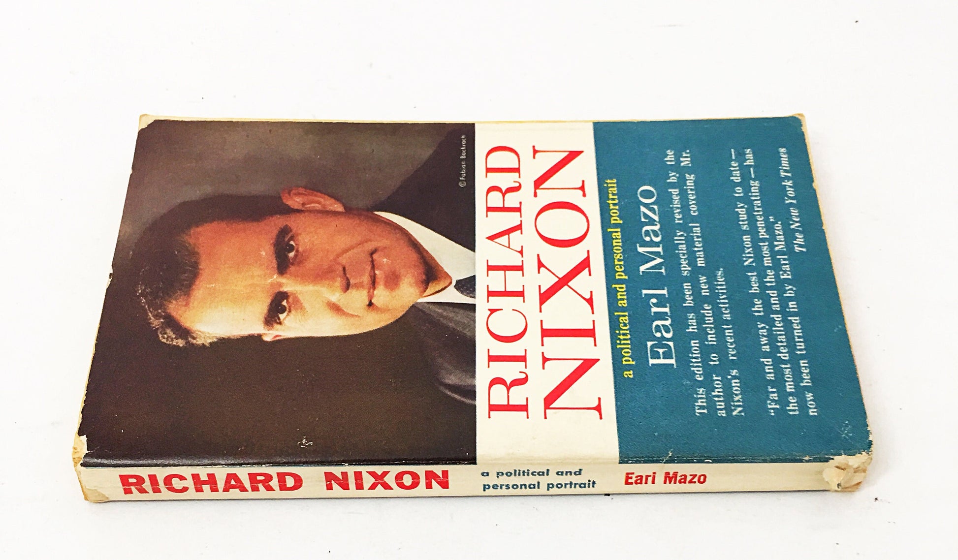 Richard Nixon book by Earl Mazo circa 1960. Avon paperback detailing political and personal portrait of our only US presidential resignation