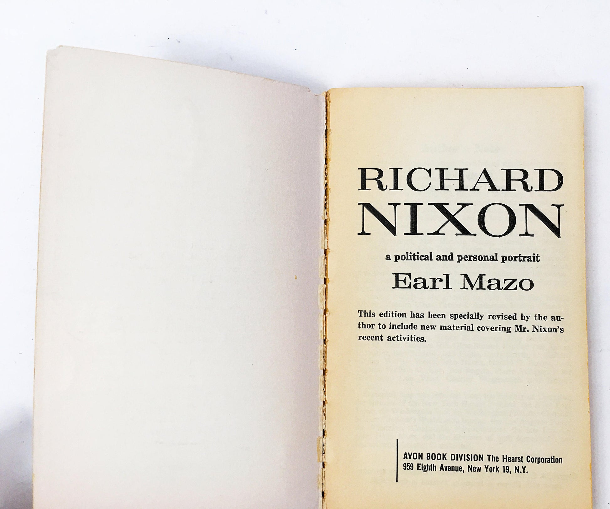 Richard Nixon book by Earl Mazo circa 1960. Avon paperback detailing political and personal portrait of our only US presidential resignation