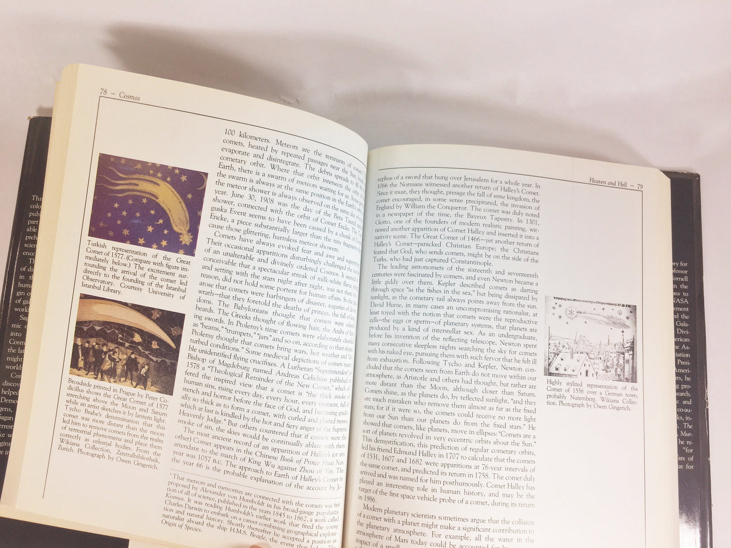 Cosmos First edition vintage book by Carl Sagan circa 1980 Astronomy, cosmology, astrophysicist, astrobiology, science popularizer. Gift