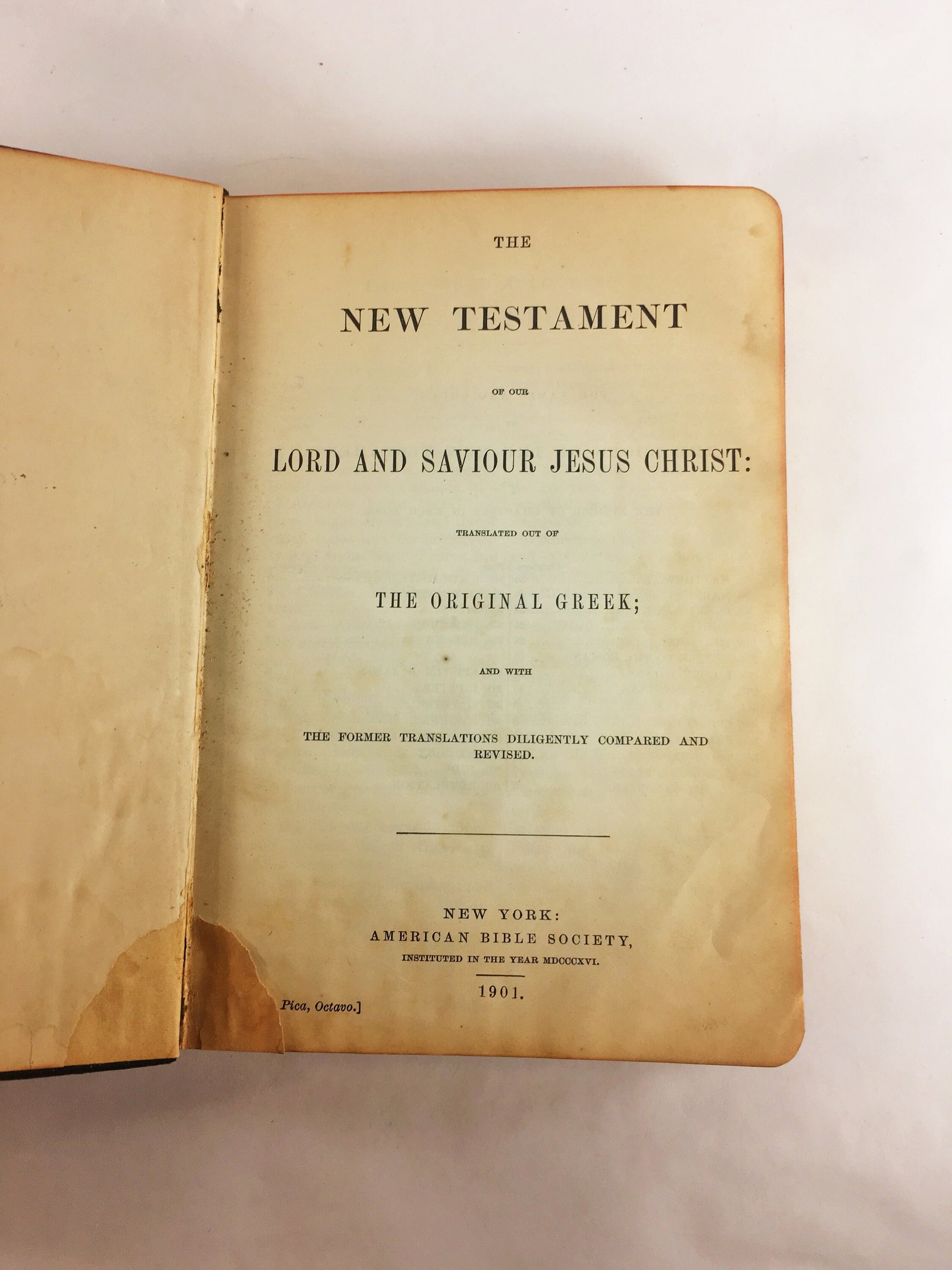 1901 New Testament and Psalms. ANTIQUE Holy Bible. Vintage book with Octavo black leather cover.