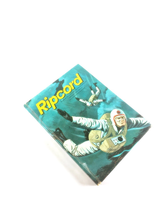 Ripcord television series vintage book by DS Halacy circa 1962. Cello Cameo Edition about about the exploits of a skydiving operation