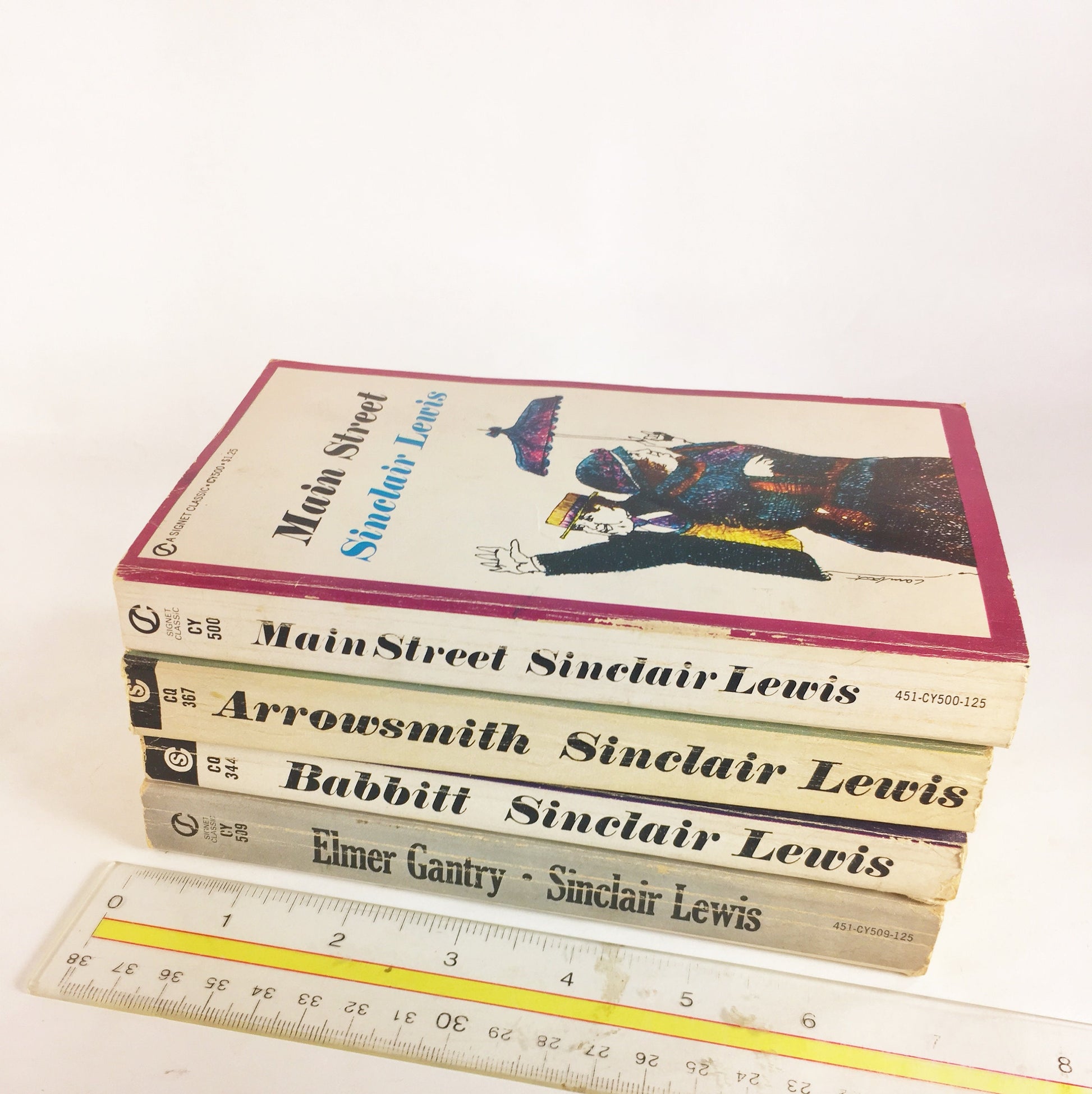 Sinclair Lewis Babbitt Main Street Arrowsmith Elmer Gantry. Vintage paperback books circa 1960s & 1970s.