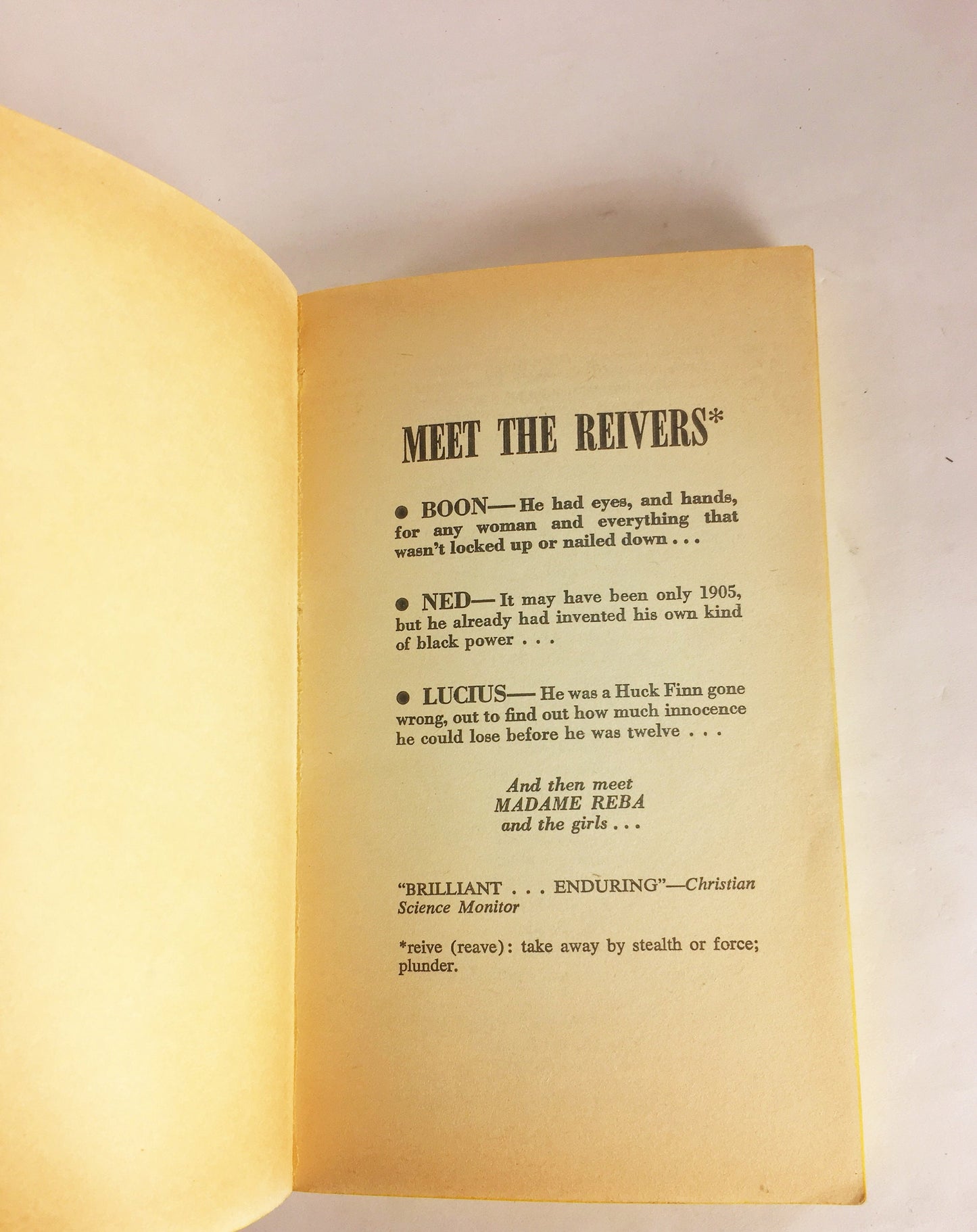 1969 William Faulkner The Reivers. FIRST PRINTING Vintage Signet paperback book. Pulitzer Prize. Steve McQueen as Boon Hogganbeck