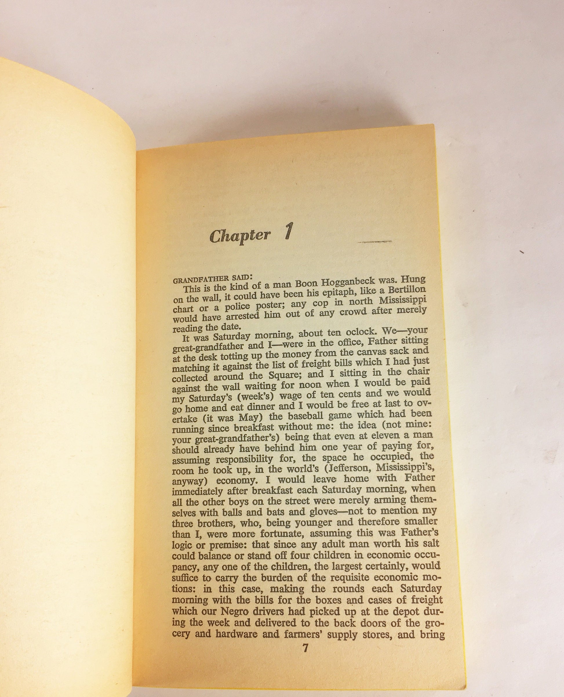 1969 William Faulkner The Reivers. FIRST PRINTING Vintage Signet paperback book. Pulitzer Prize. Steve McQueen as Boon Hogganbeck