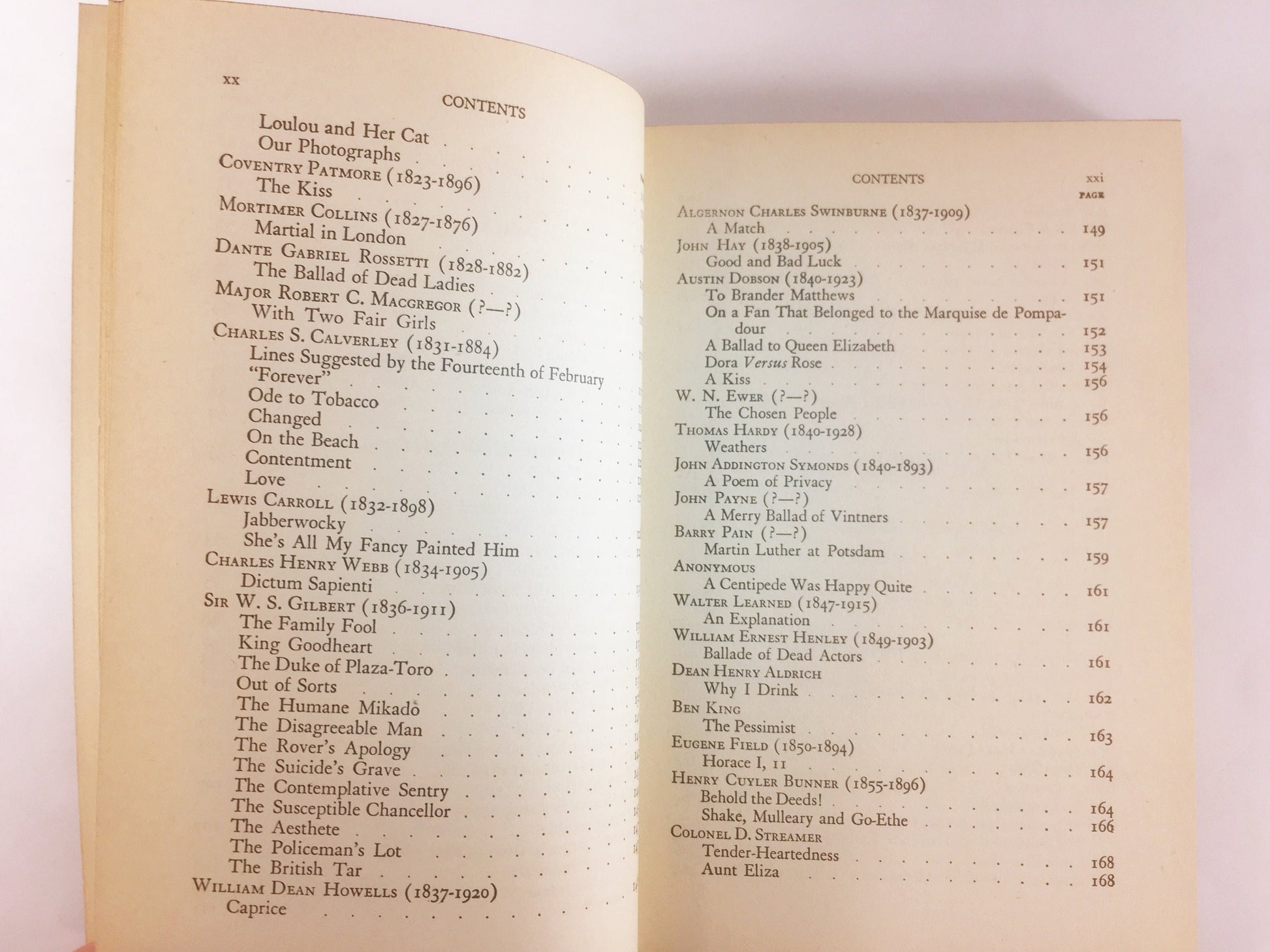 1935 Shakespeare, Lord Byron, Oliver Wendell Holmes Anthology of Light Verse Vintage Modern Library book Green home decor