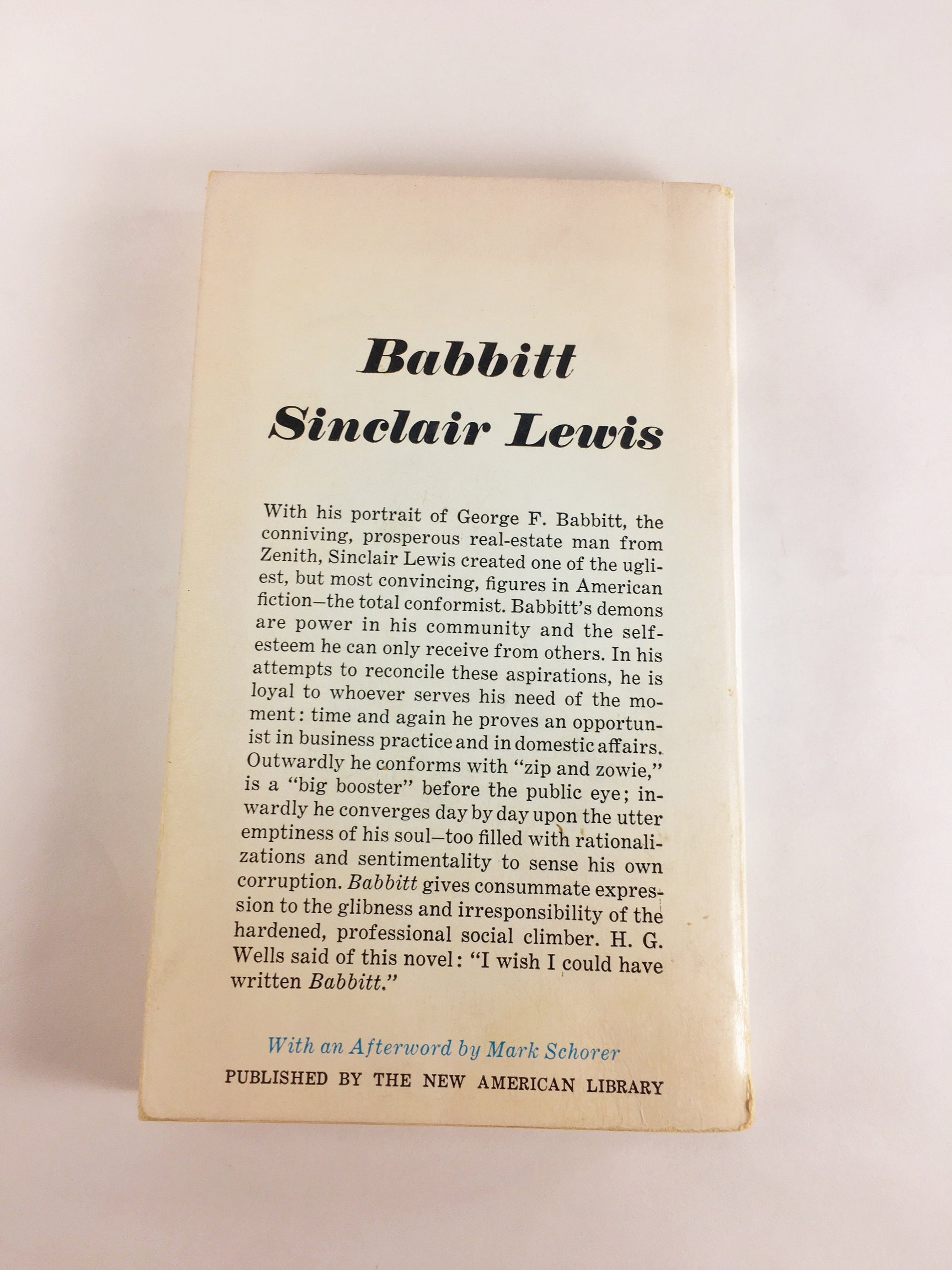 Sinclair Lewis Babbitt Main Street Arrowsmith Elmer Gantry. Vintage paperback books circa 1960s & 1970s.