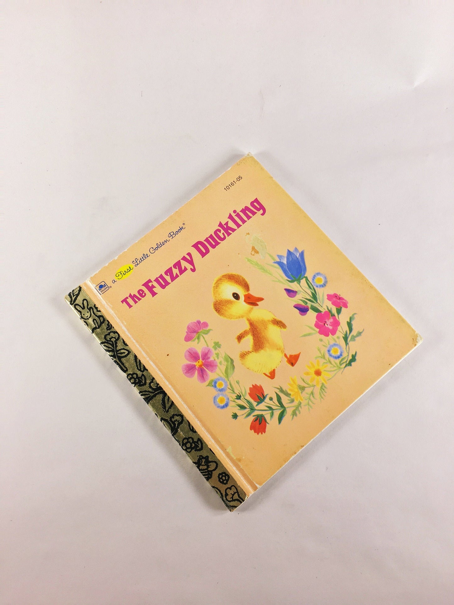 1994 Fuzzy Duckling Vintage First Little Golden Book by Jane Werner illustrated by Alice & Martin Provensen. Elementary beginning reader