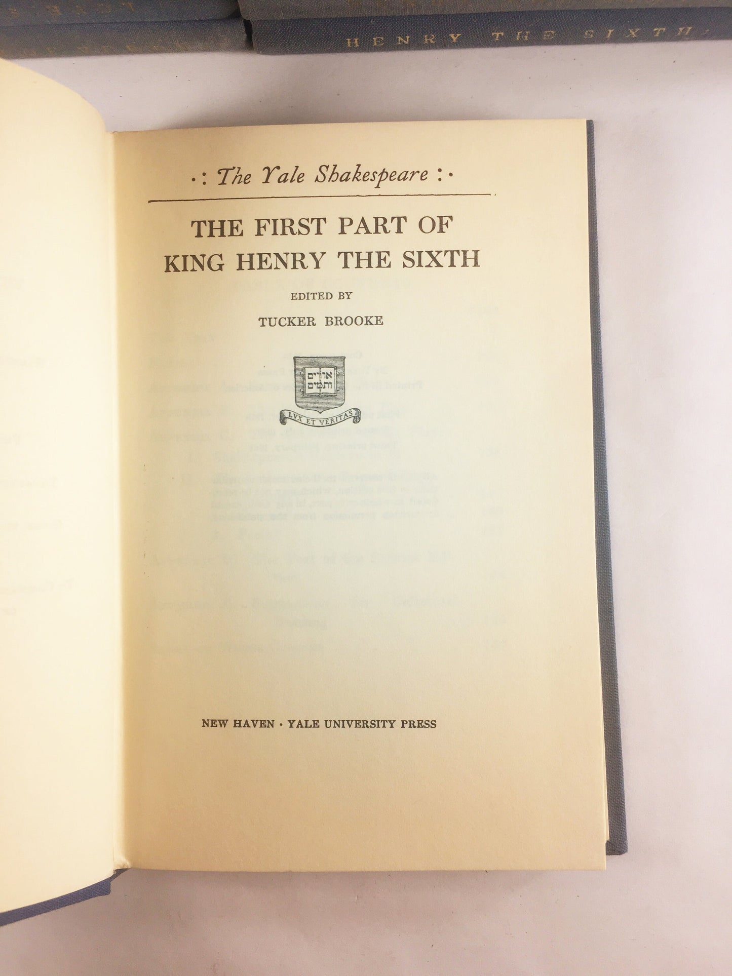 1961 Yale Shakespeare Blue book vintage books PICK ONE! Plays, poetry & sonnets. King Lear Macbeth Romeo and Juliet Anthony and Cleopatra