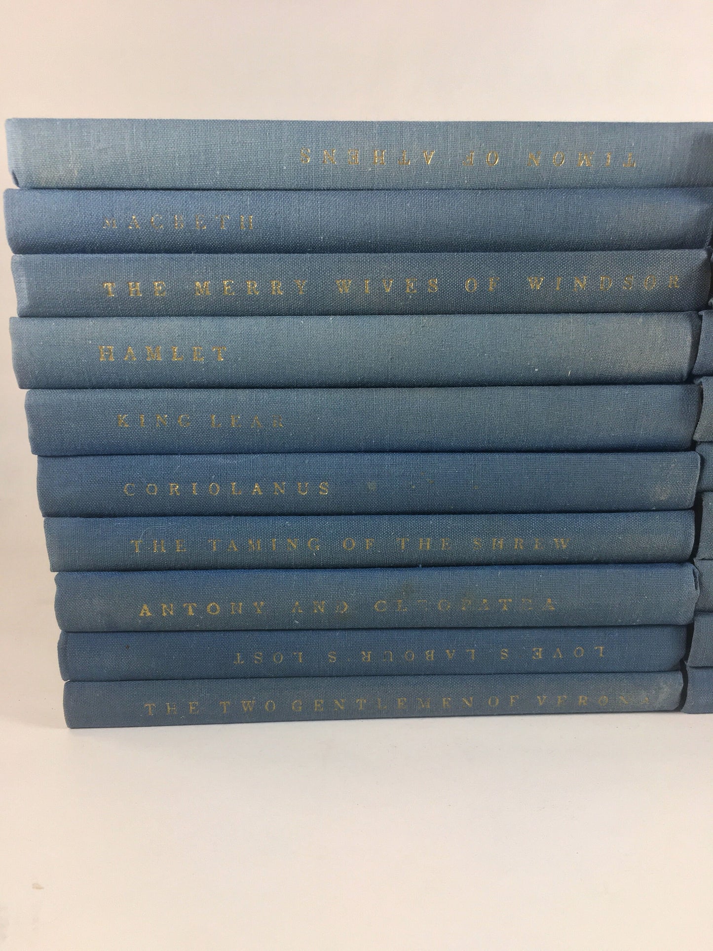 1961 Yale Shakespeare Blue book vintage books PICK ONE! Plays, poetry & sonnets. King Lear Macbeth Romeo and Juliet Anthony and Cleopatra