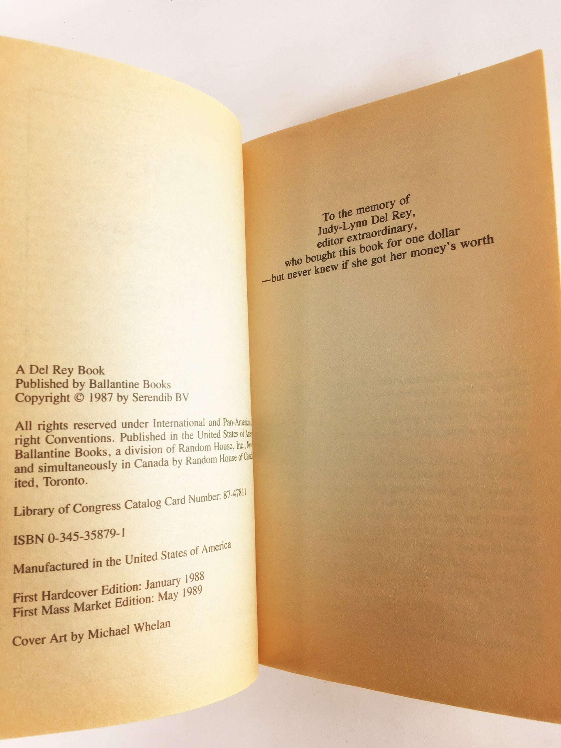 Arthur C Clarke 2061 Space Odyssey Three Vintage paperback book circa 1989. FIRST Mass PRINTING science fiction Nebula & Hugo awards