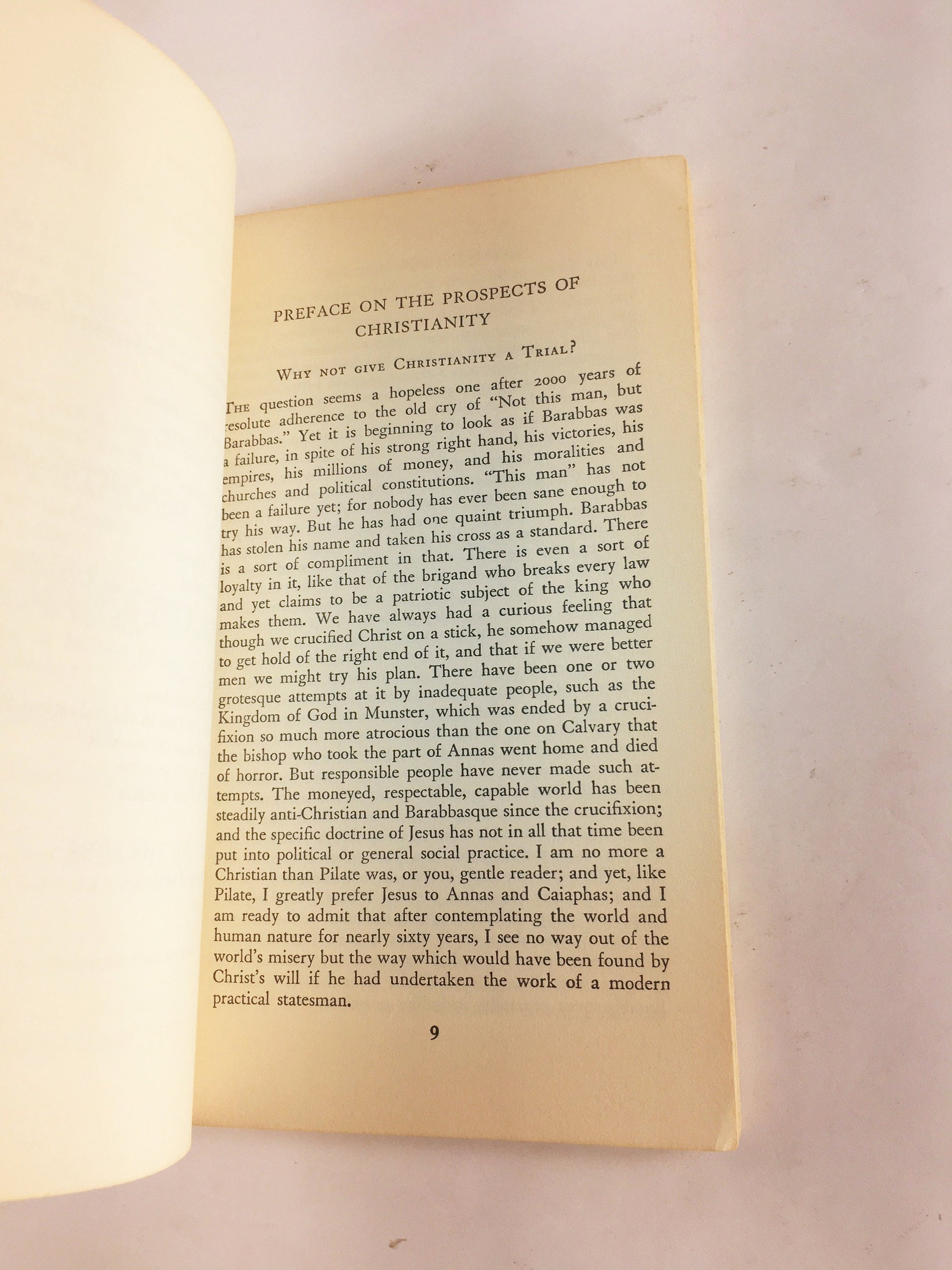 1960 George Bernard Shaw Androcles and the Lion. Vintage Penguin paperback book about Christians being led to the Colosseum for torture.