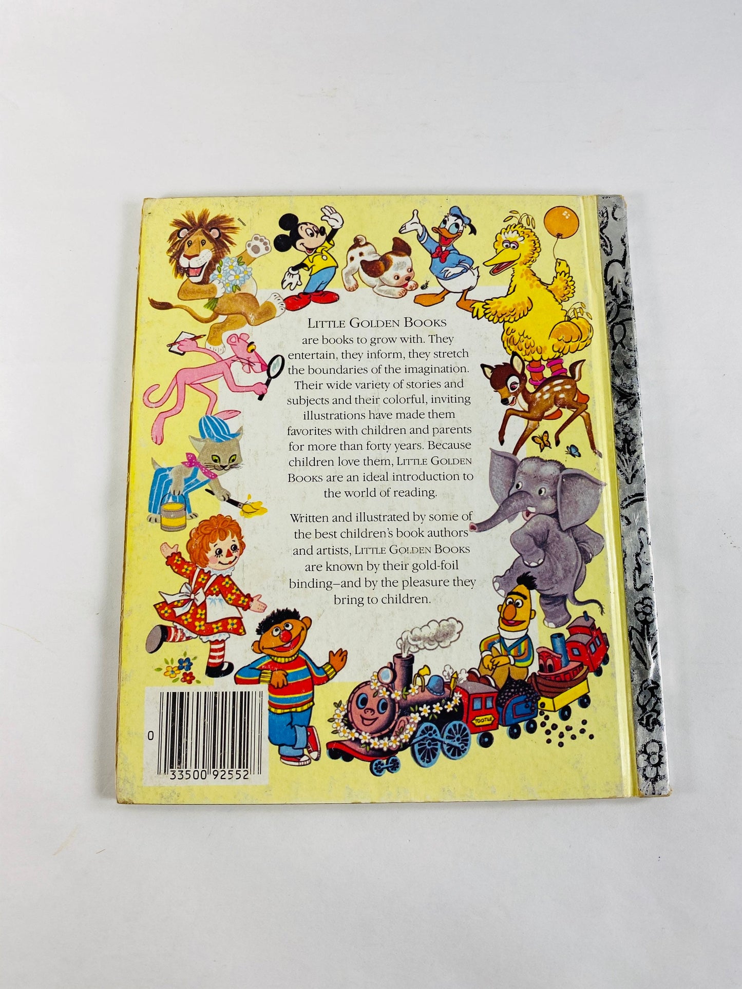 1980 Pinocchio Little Golden Book Walt Disney illustrations children’s stocking stuffer at home reading. Bedtime stories