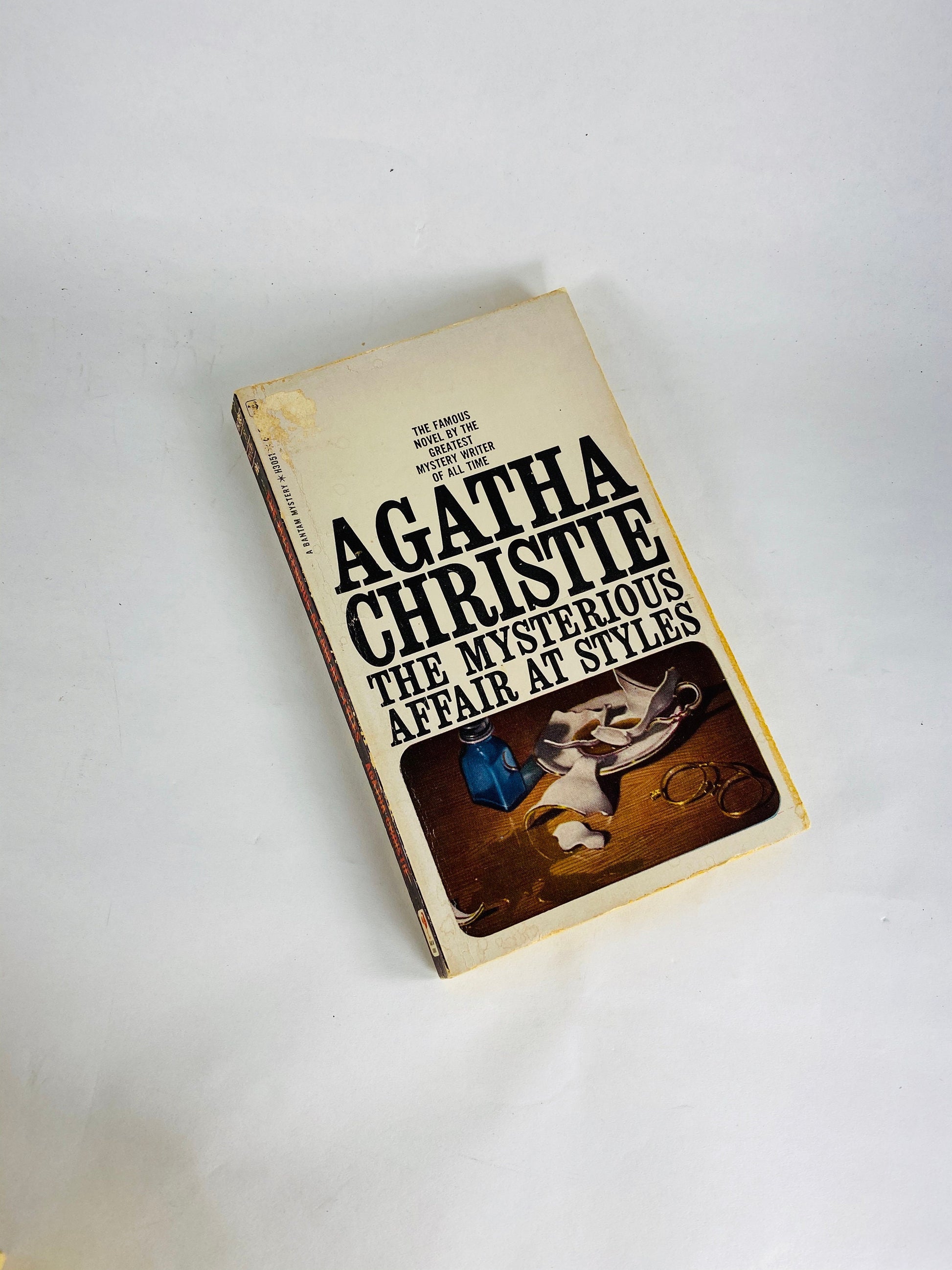 Vintage Agatha Christie paperback book. EARLY murder mystery crime Double Sin Mysterious Affair Hickory Death on Nile Mystery Blue Train