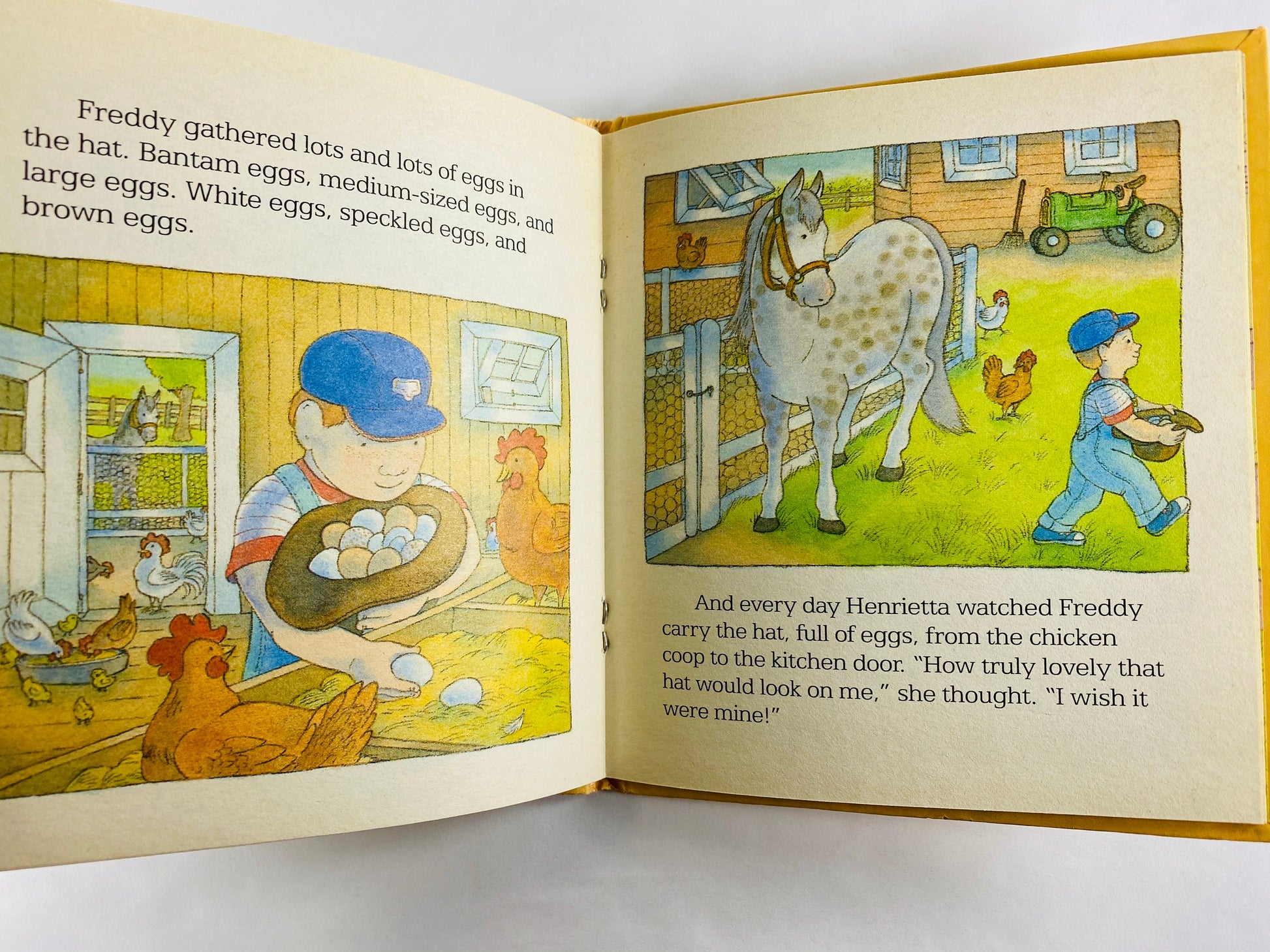 Henrietta and the Hat Rand McNally Elf Book. Vintage book circa 1985. Little Golden Book. Mabel Watts. Nursery decor. Book lover gift