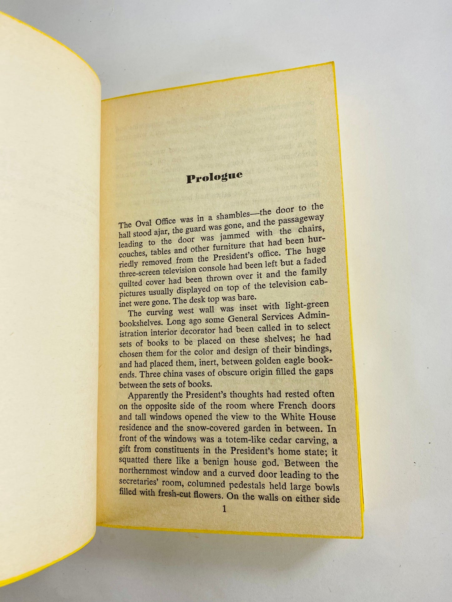 Washington Behind Closed Doors vintage paperback book by John Ehrlichman circa 1977 about DC behind the scenes. Loosely based on Watergate