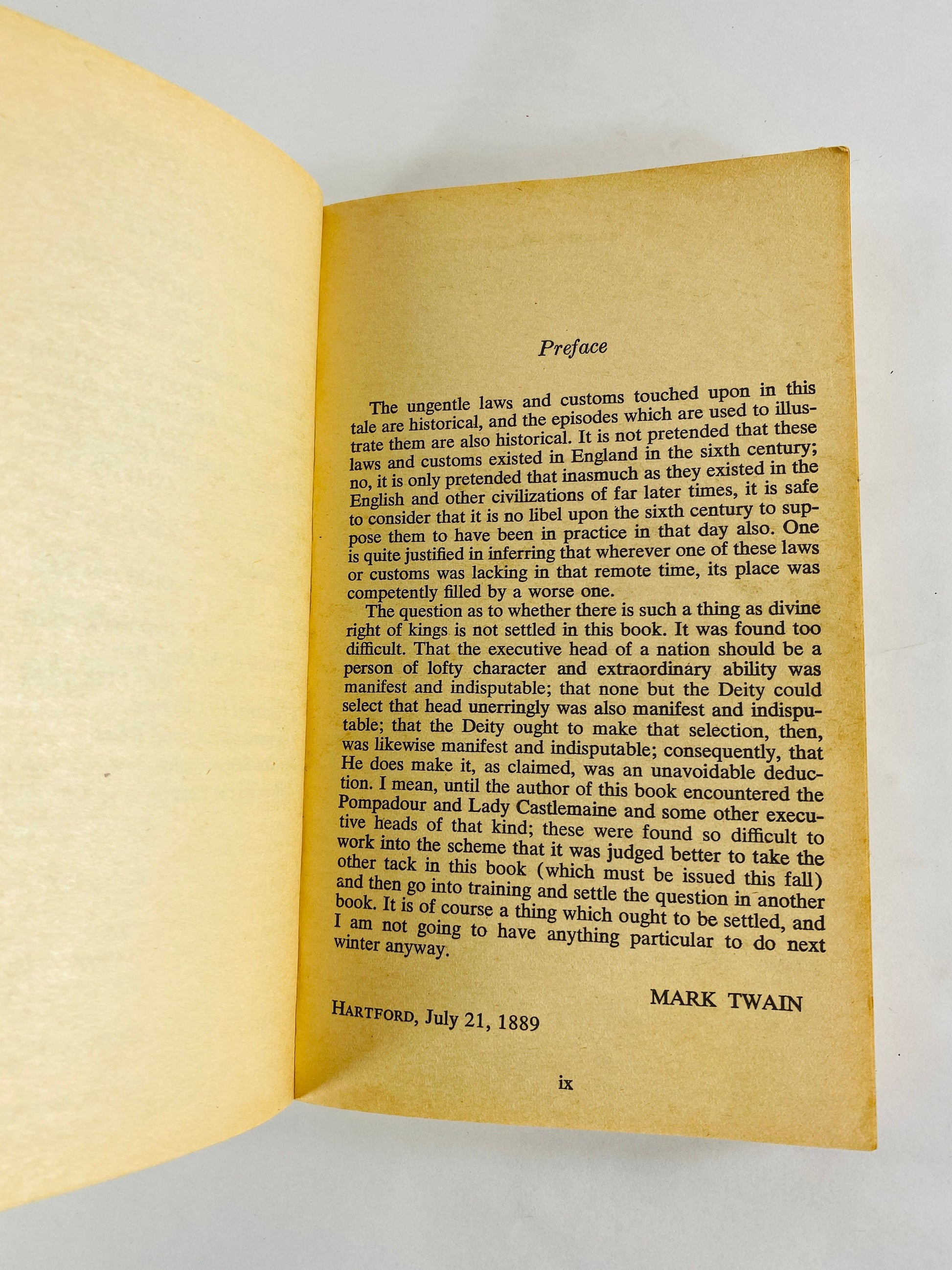 Connecticut Yankee in King Arthur's Court by Mark Twain Vintage Signet Classic paperback book circa 1962. American Classic Library.